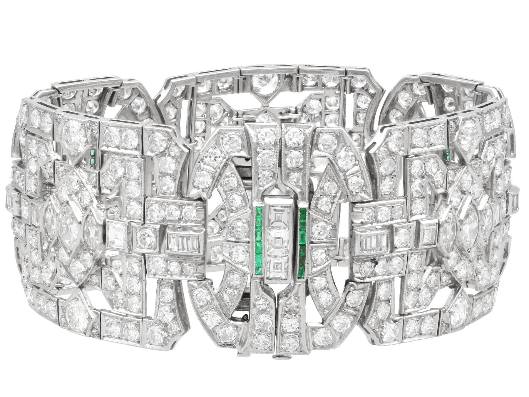 Art Deco 33.25 Carat Diamond and 0.30 Carat Emerald Platinum Bracelet Circa 1930 For Sale 5