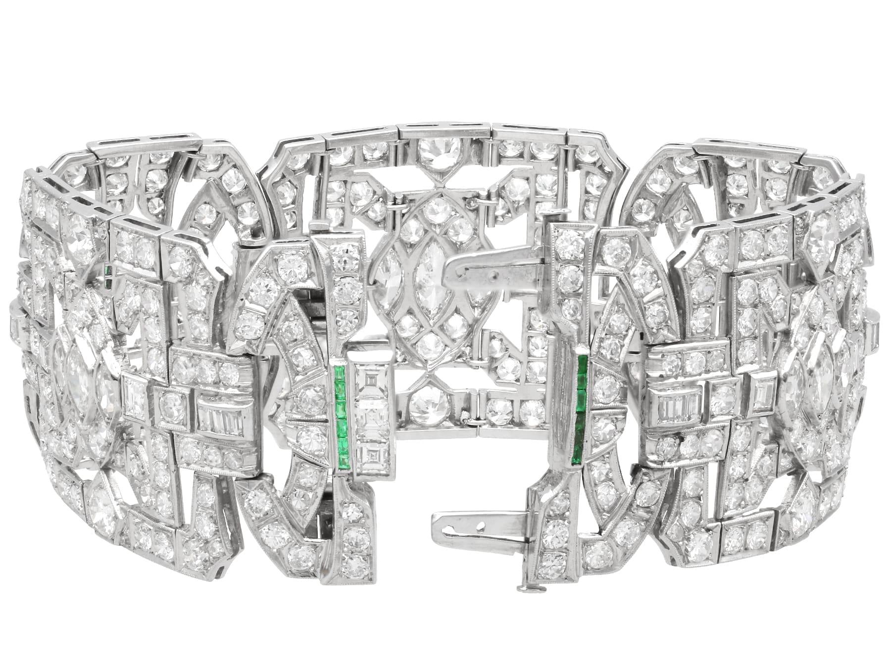 Art Deco 33.25 Carat Diamond and 0.30 Carat Emerald Platinum Bracelet Circa 1930 For Sale 6