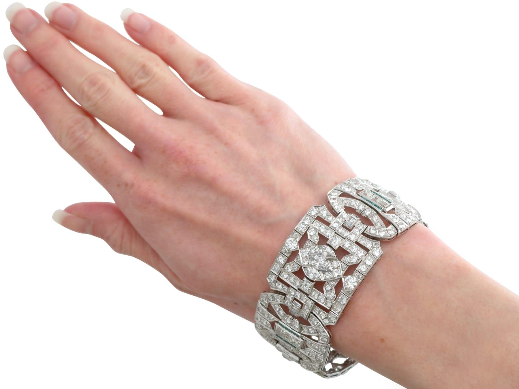 Art Deco 33.25 Carat Diamond and 0.30 Carat Emerald Platinum Bracelet Circa 1930 For Sale 9