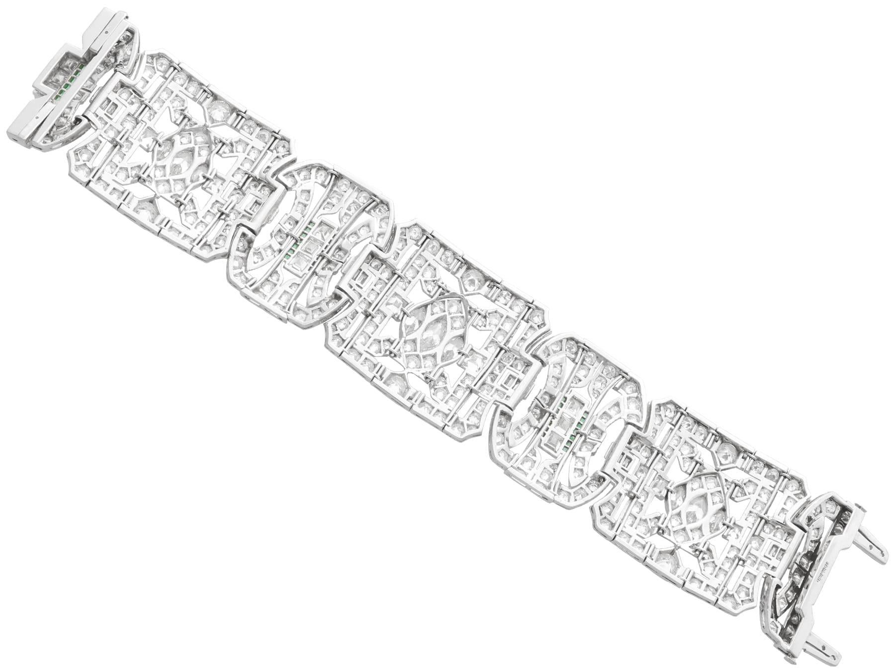 Art Deco 33.25 Carat Diamond and 0.30 Carat Emerald Platinum Bracelet Circa 1930 For Sale 3