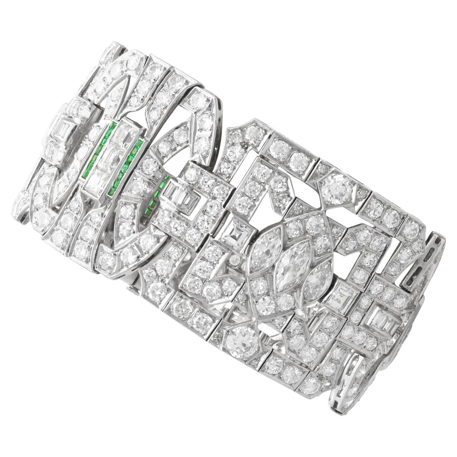 Art Deco 33.25 Carat Diamond and 0.30 Carat Emerald Platinum Bracelet Circa 1930 For Sale