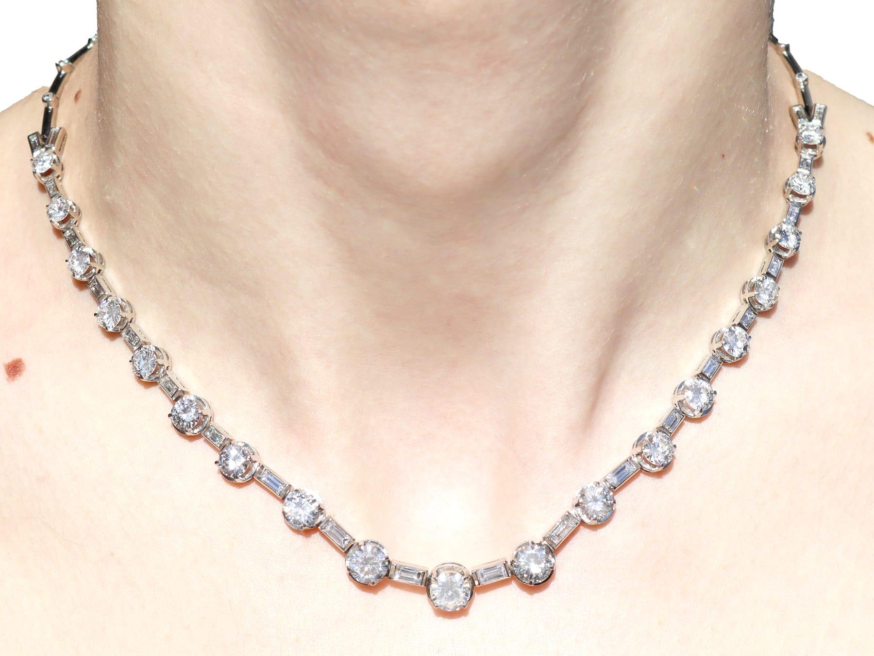 Collana Art Deco con diamanti da 3,35 carati in platino in vendita 4