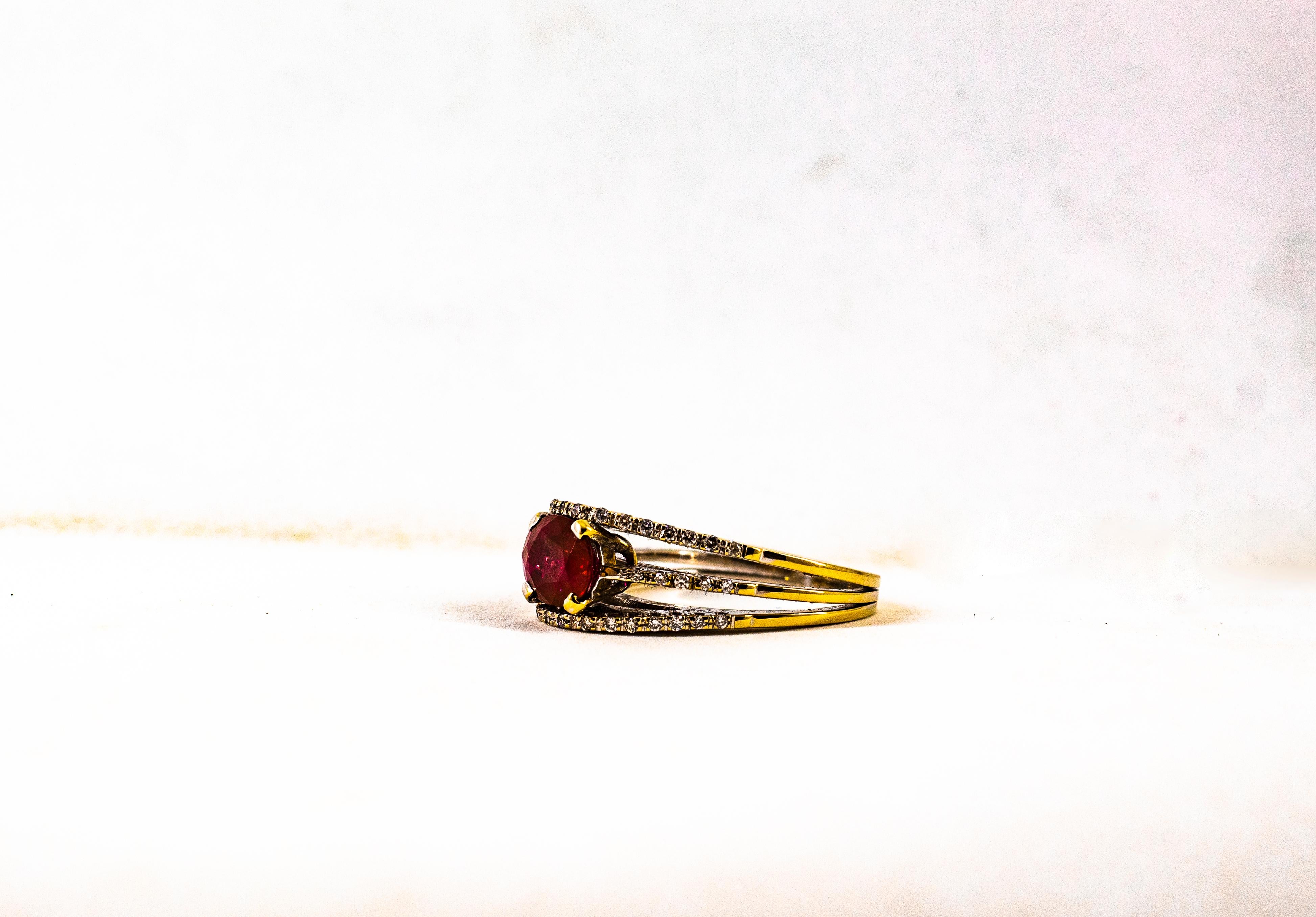 Anillo de cóctel de oro amarillo con diamantes blancos y rubíes talla oval de 3,35 quilates estilo art déco 5