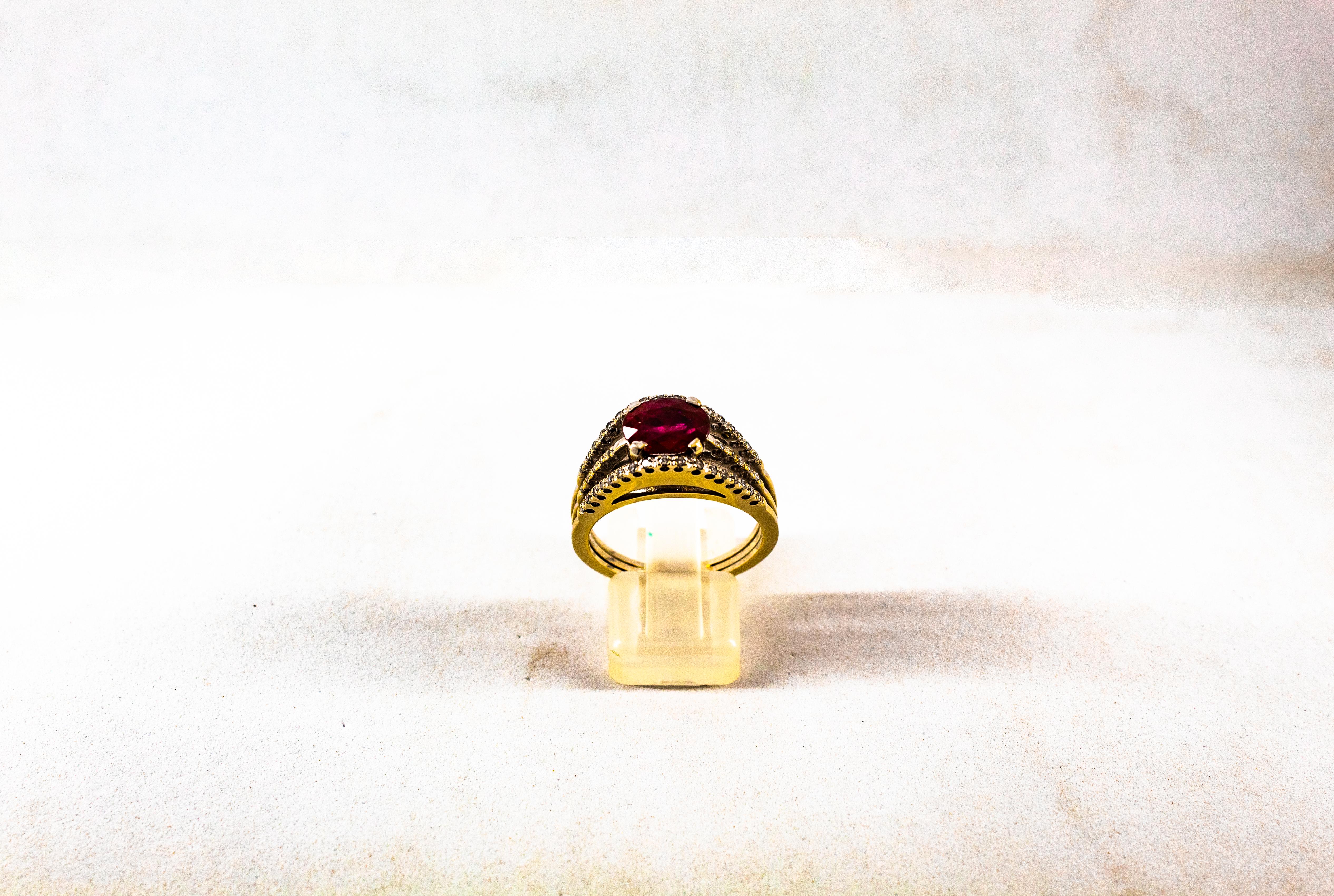 Este Anillo está hecho de Oro Amarillo y Blanco de 18 quilates.
Este Anillo tiene 0.35 Quilates de Diamantes Blancos Modernos de Corte Redondo.
Este Anillo tiene un Rubí Natural Tratado de Corte Oval de 3,00 Quilates.
Talla ITA: 19 USA: 8 1/2

Somos