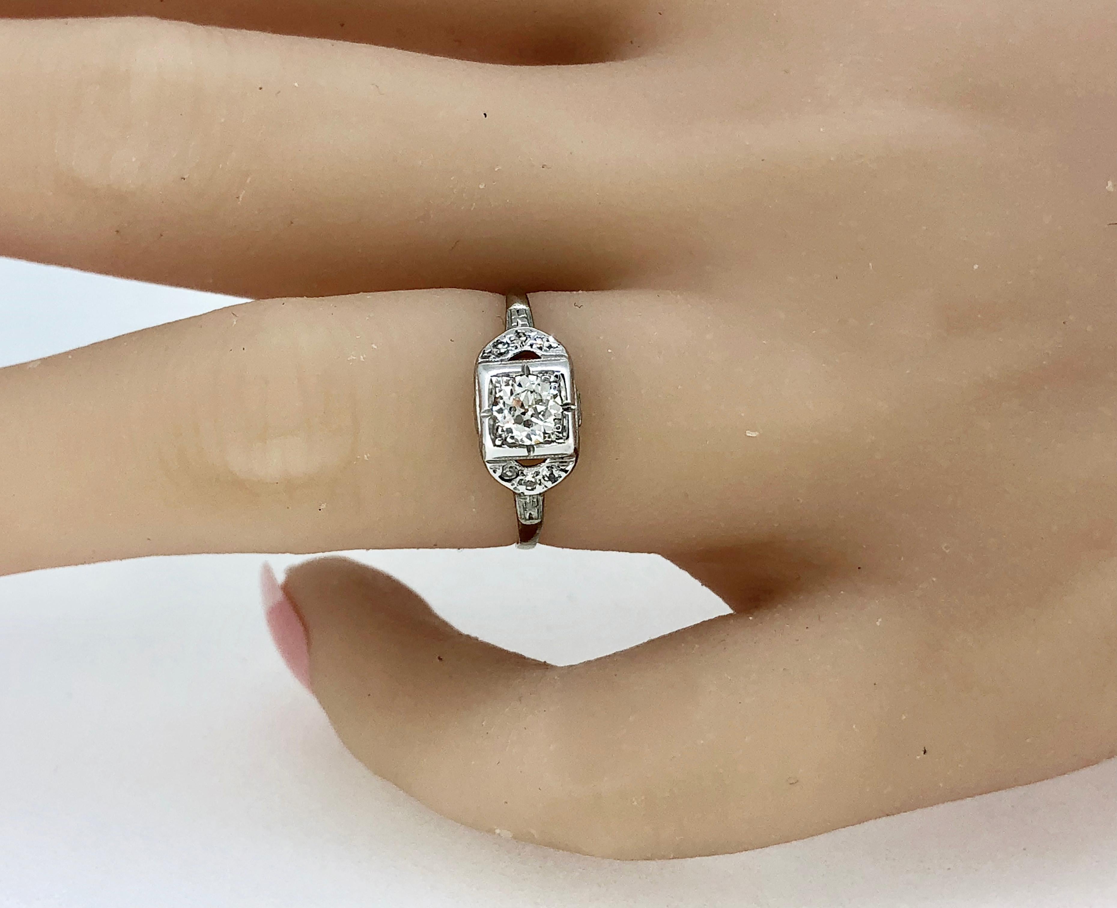 Women's Art Deco .35 Carat Diamond Gold Engagement Ring For Sale