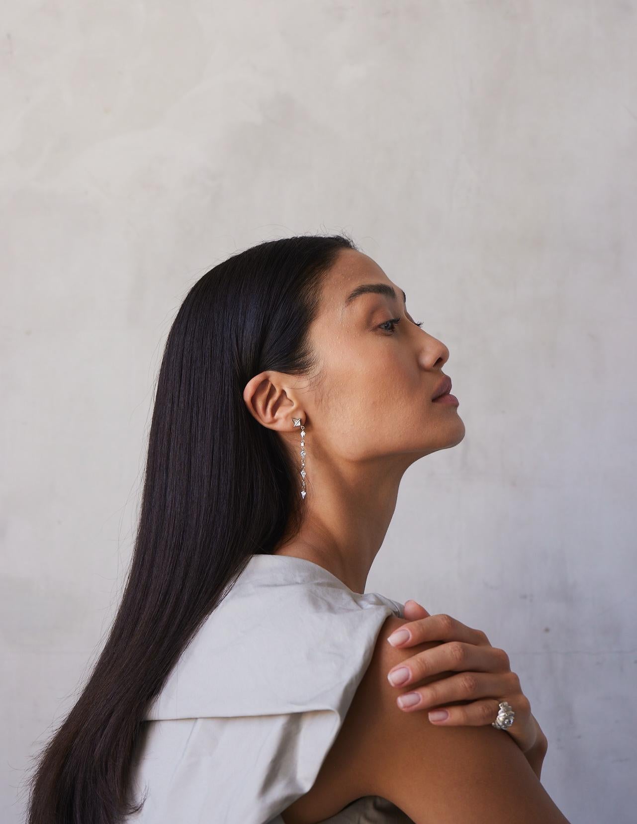 Boucles d'oreilles Art Déco 3.5 Carat Trillion & Kite Diamond en or blanc 18k en vente 2