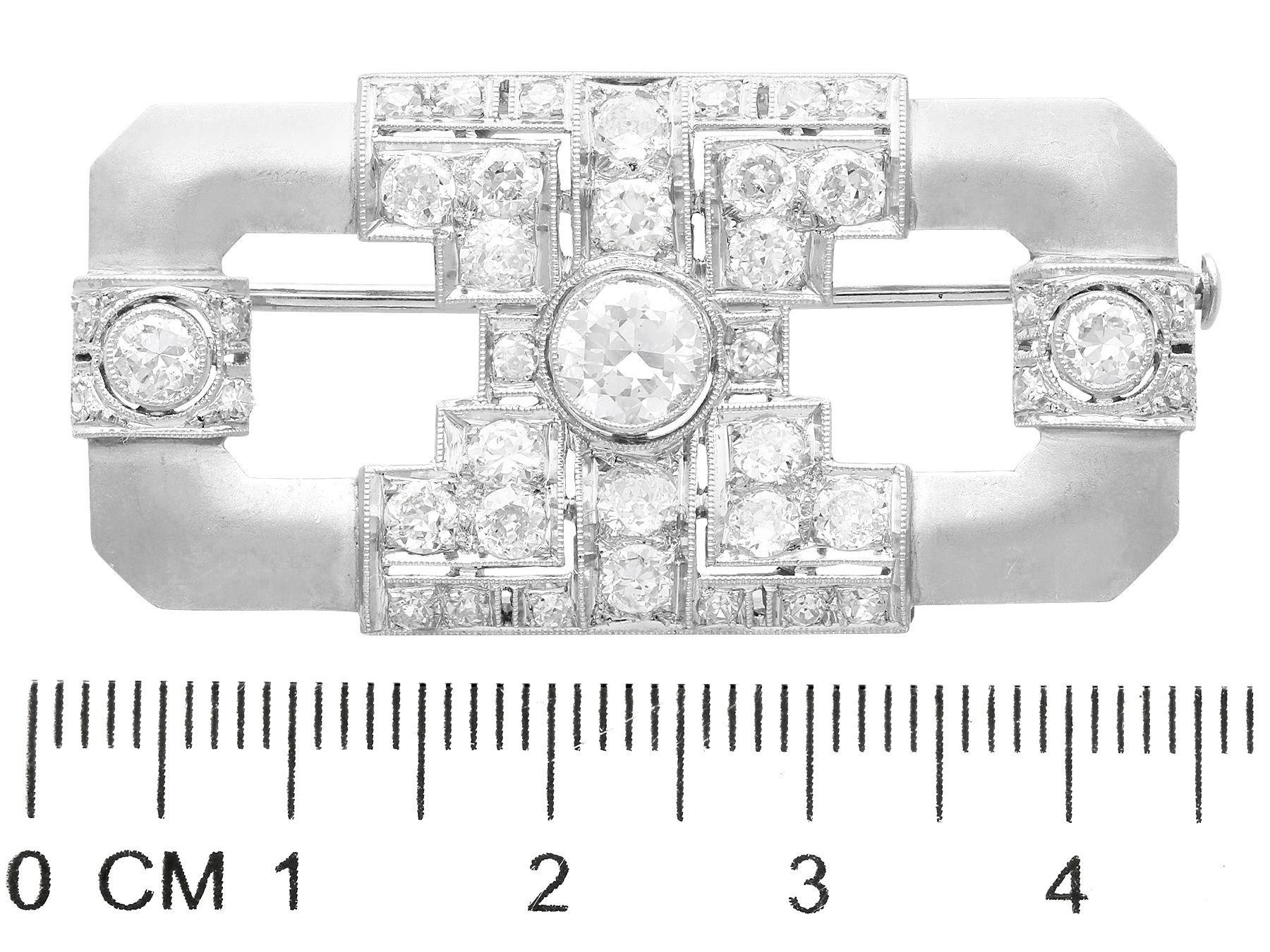 Brosche aus Platin mit 3,50 Karat Diamant im Art-Déco-Stil im Angebot 1