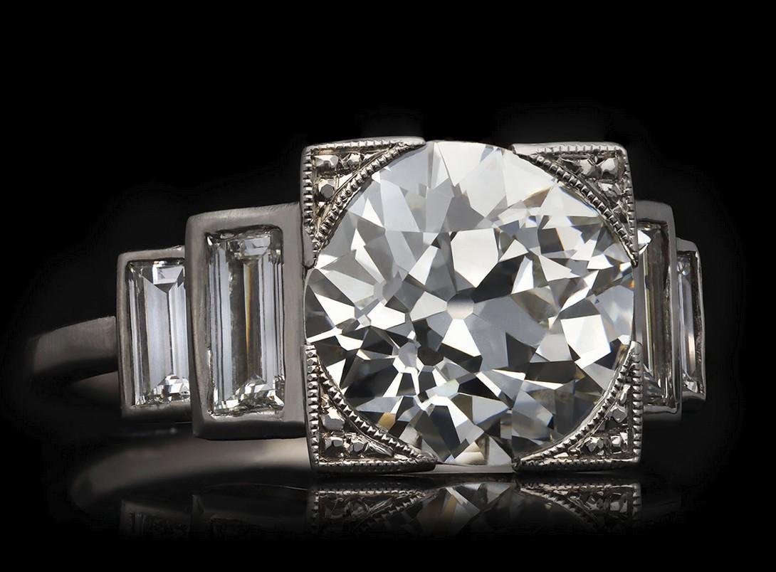 Women's Art Deco 3.50 carat diamond engagement ring, circa 1930. For Sale