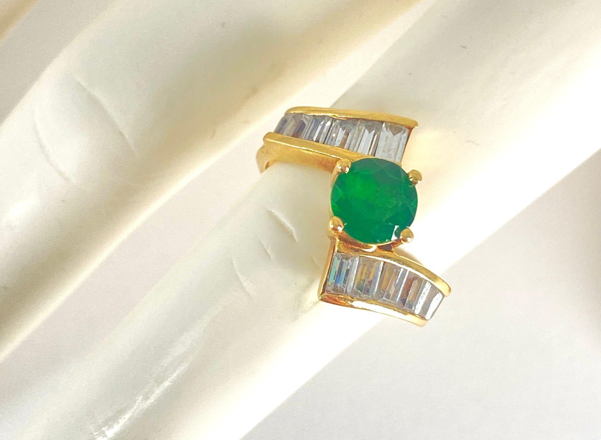 Women's Art Deco 3.50 carat Emerald and Diamond Engagement Ring For Sale