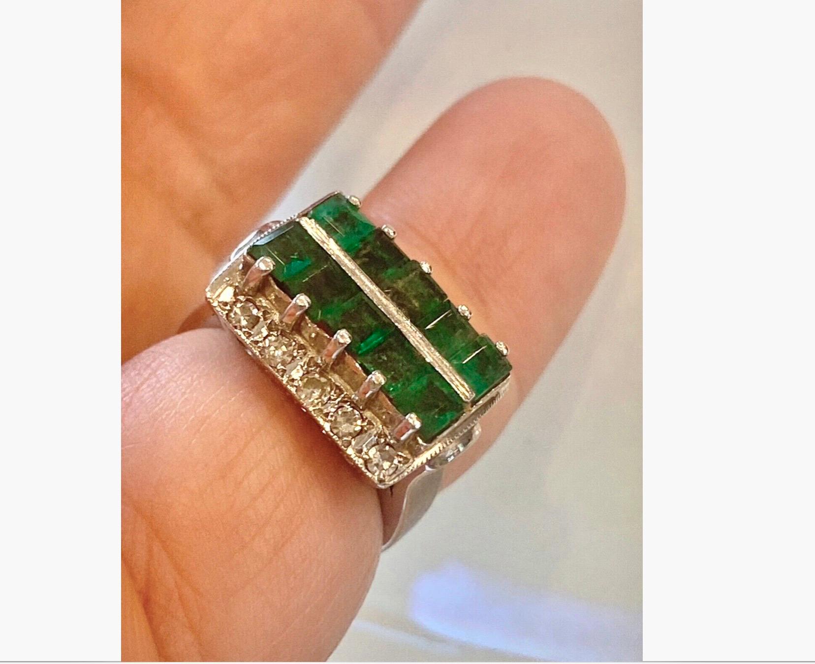 Art Deco 3.50 Carat Emerald Diamond Platinum Engagement Ring For Sale 3