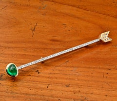 Art Deco 3.50 Ct Colombian Emerald Diamond Arrow 18 KT Brooch