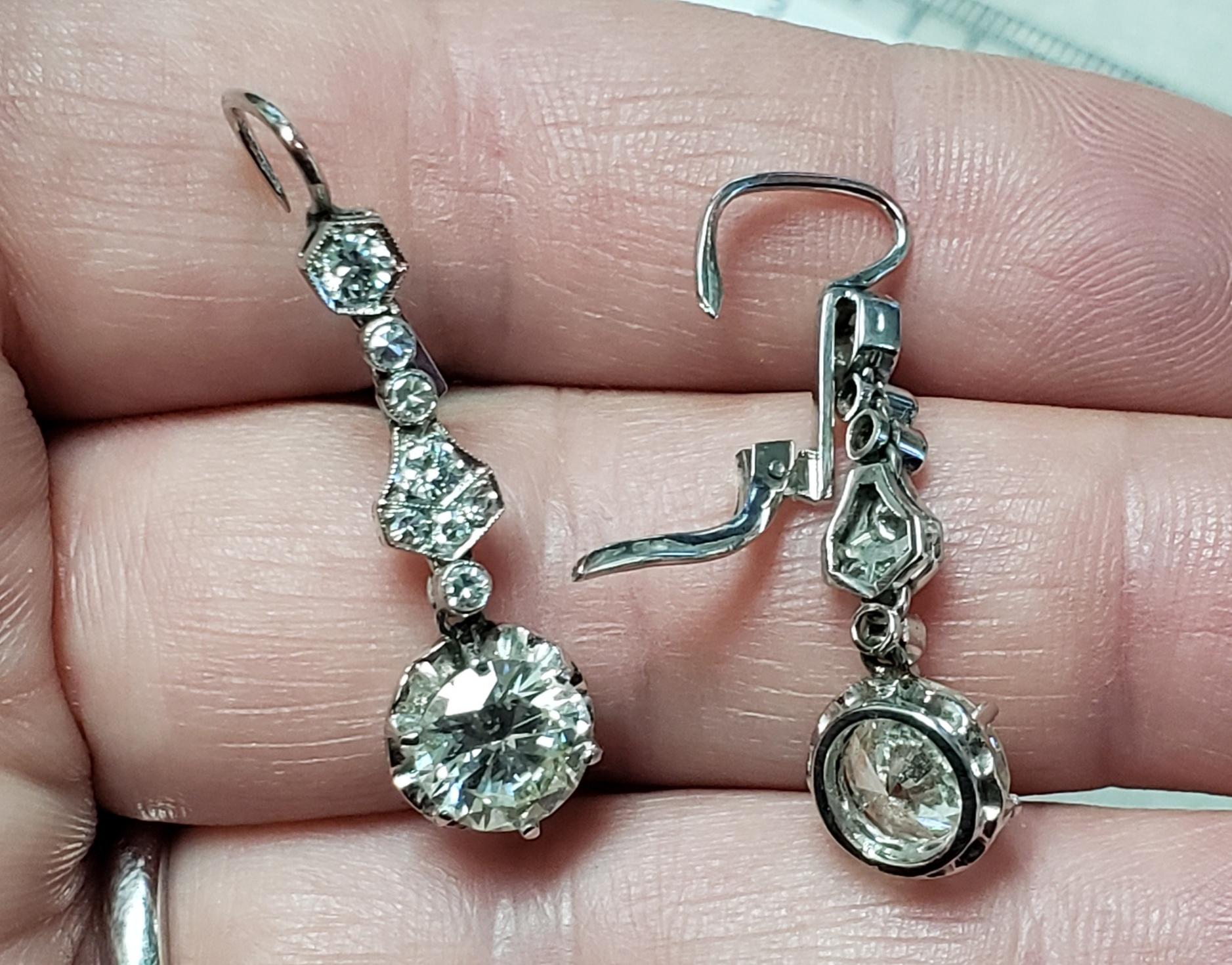 Art Deco 3.50CT(Est.) Diamond dangling Earrings PLATINUM 32MM For Sale 2