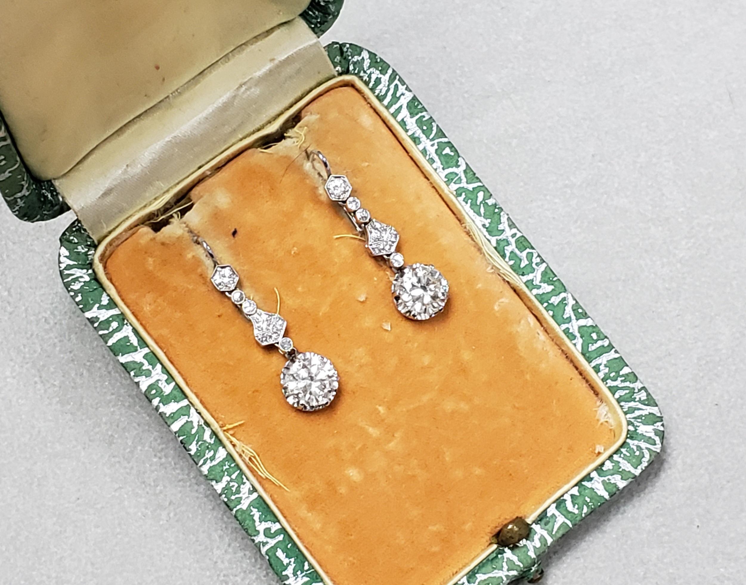 Art Deco 3.50CT(Est.) Diamond dangling Earrings PLATINUM 32MM For Sale 3
