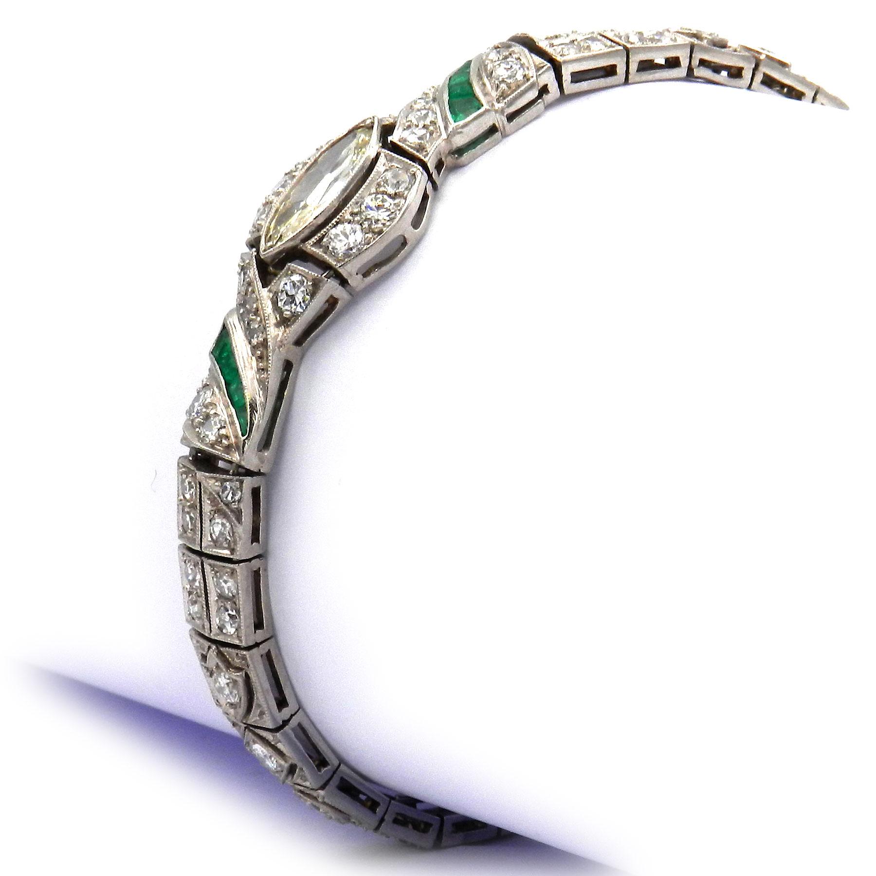 Emerald Cut Art Deco 3.51 ct Diamond Emerald Platinum Bracelet circa 1920 For Sale