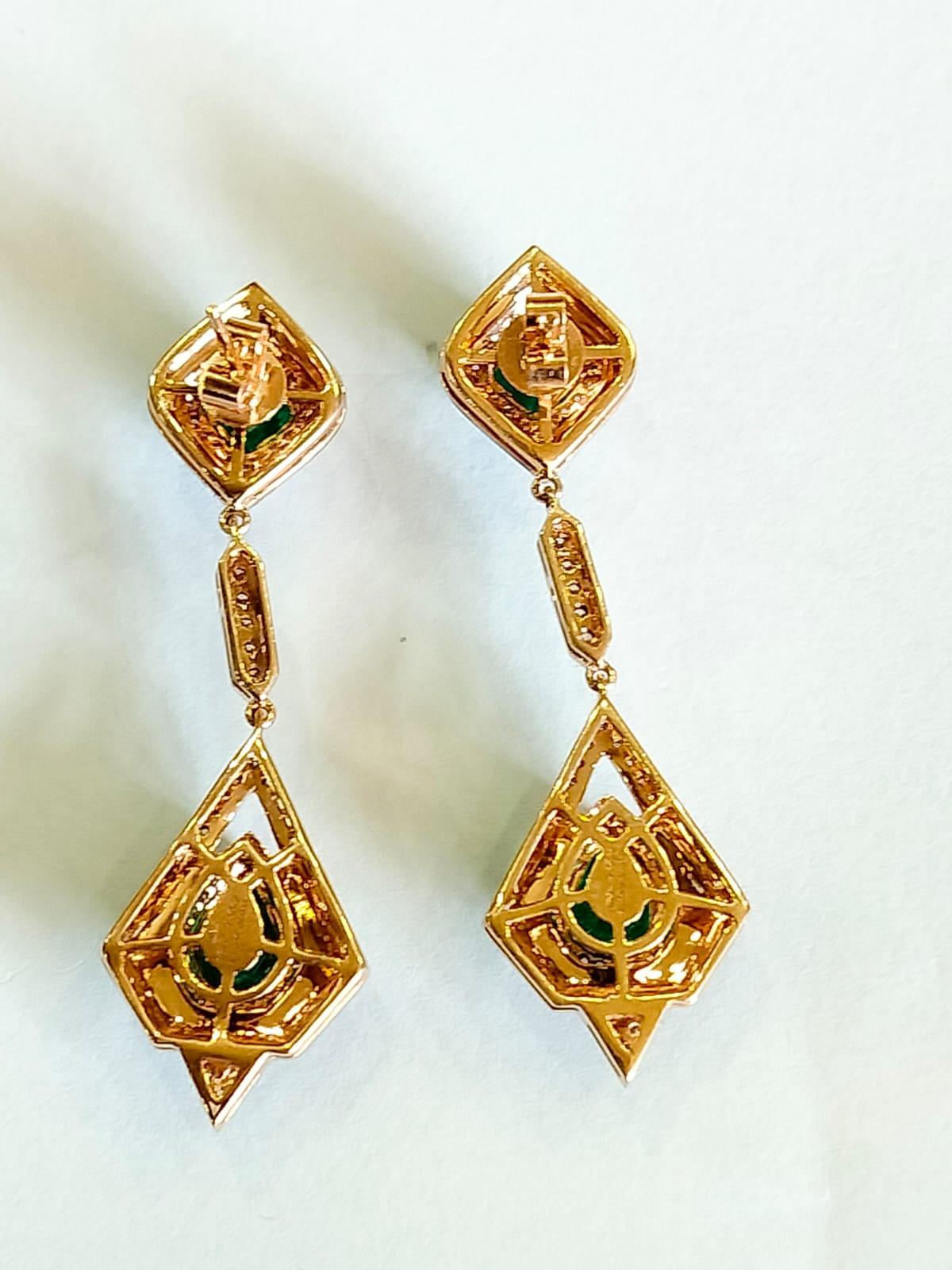 Art Deco 3.54 carats, natural Zambian Emerald Diamond & Enamel Dangle Earrings For Sale 1