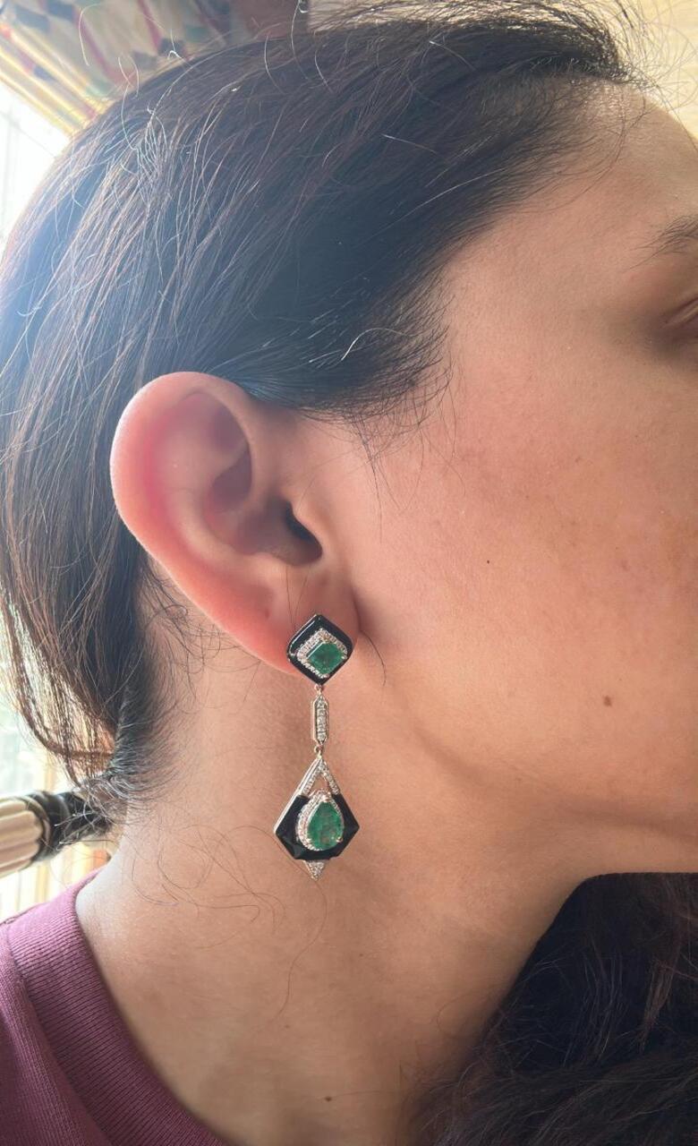 Art Deco 3.54 carats, natural Zambian Emerald Diamond & Enamel Dangle Earrings For Sale 2