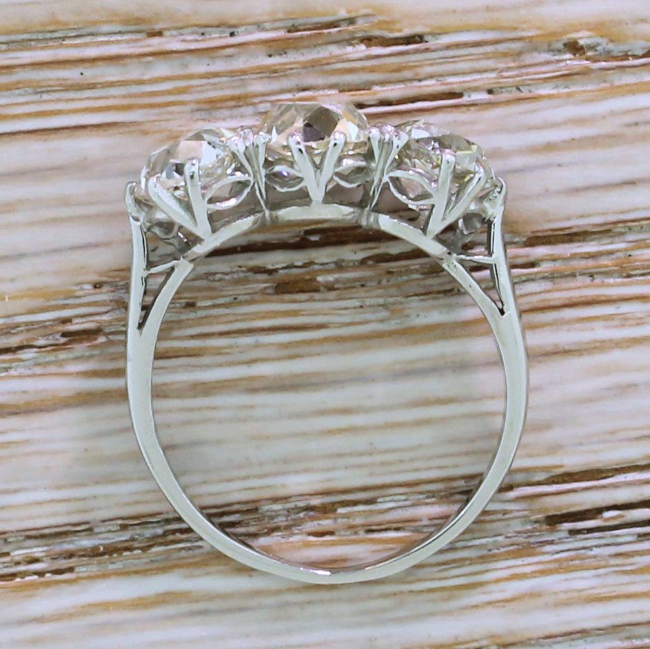 Women's Art Deco 3.56 Carat Old Cut Diamond Trilogy Ring For Sale