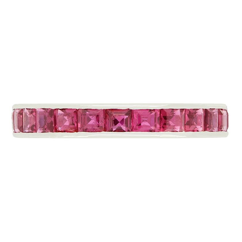 Art Deco 3,60ct Rubin Ewigkeitsring, ca. 1920er Jahre (Art déco) im Angebot