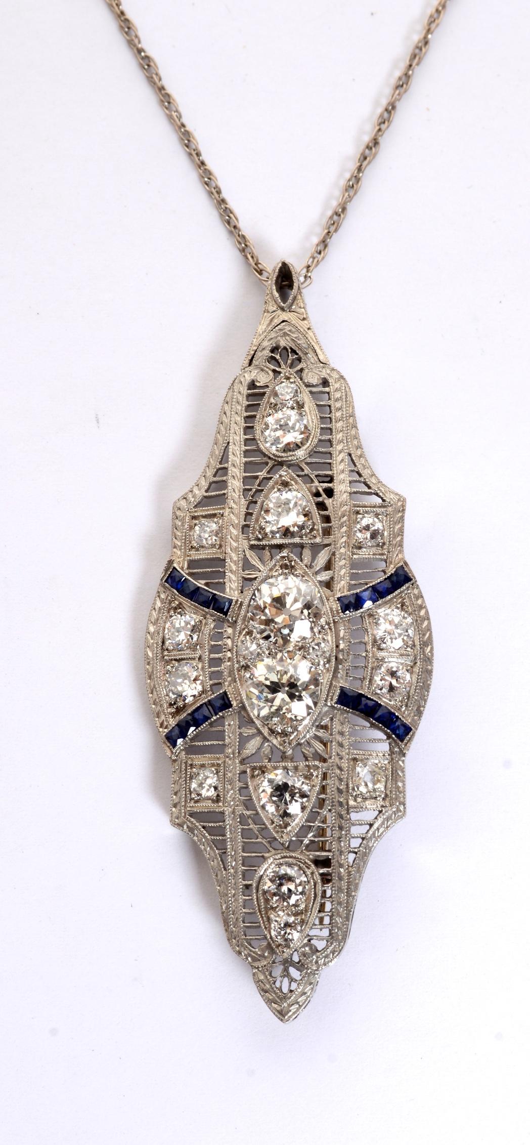 Taille vieille Europe Broche/pendentif Art déco en platine sertie de diamants et de saphirs en vente
