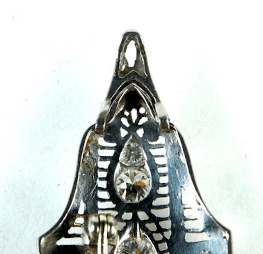 Broche/pendentif Art déco en platine sertie de diamants et de saphirs en vente 3