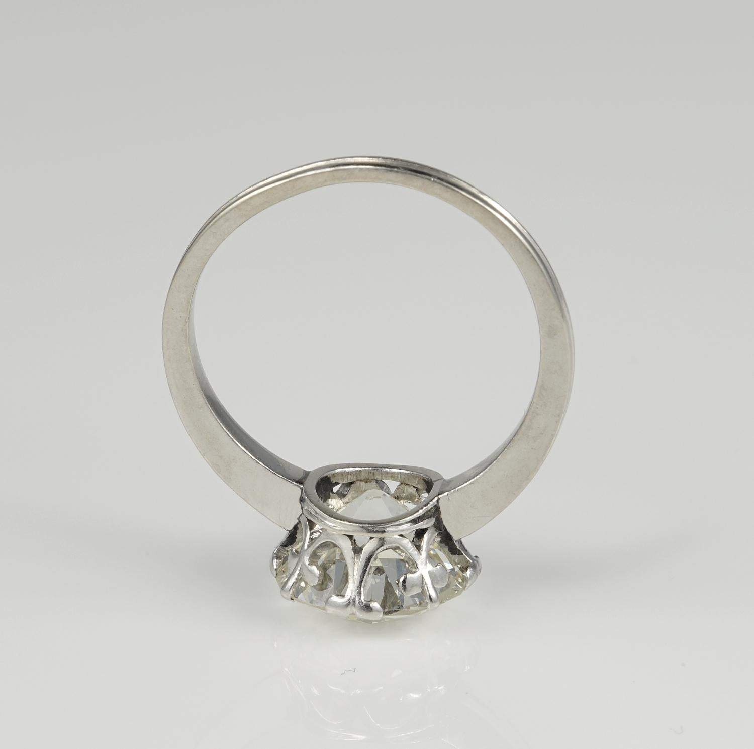 Art Deco 3.80 Carat K VS2 Old European Diamond Solitaire Platinum Ring In Good Condition In Napoli, IT