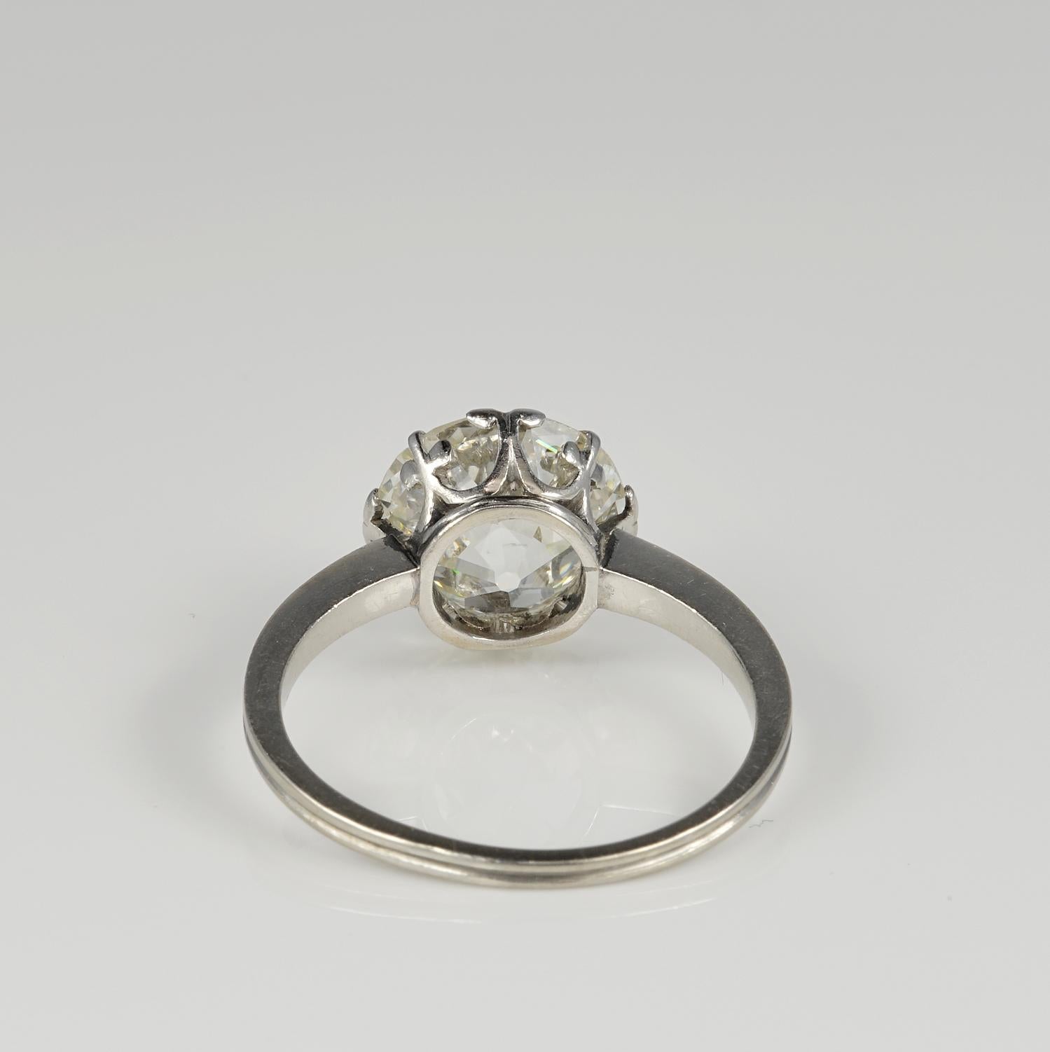 Women's Art Deco 3.80 Carat K VS2 Old European Diamond Solitaire Platinum Ring