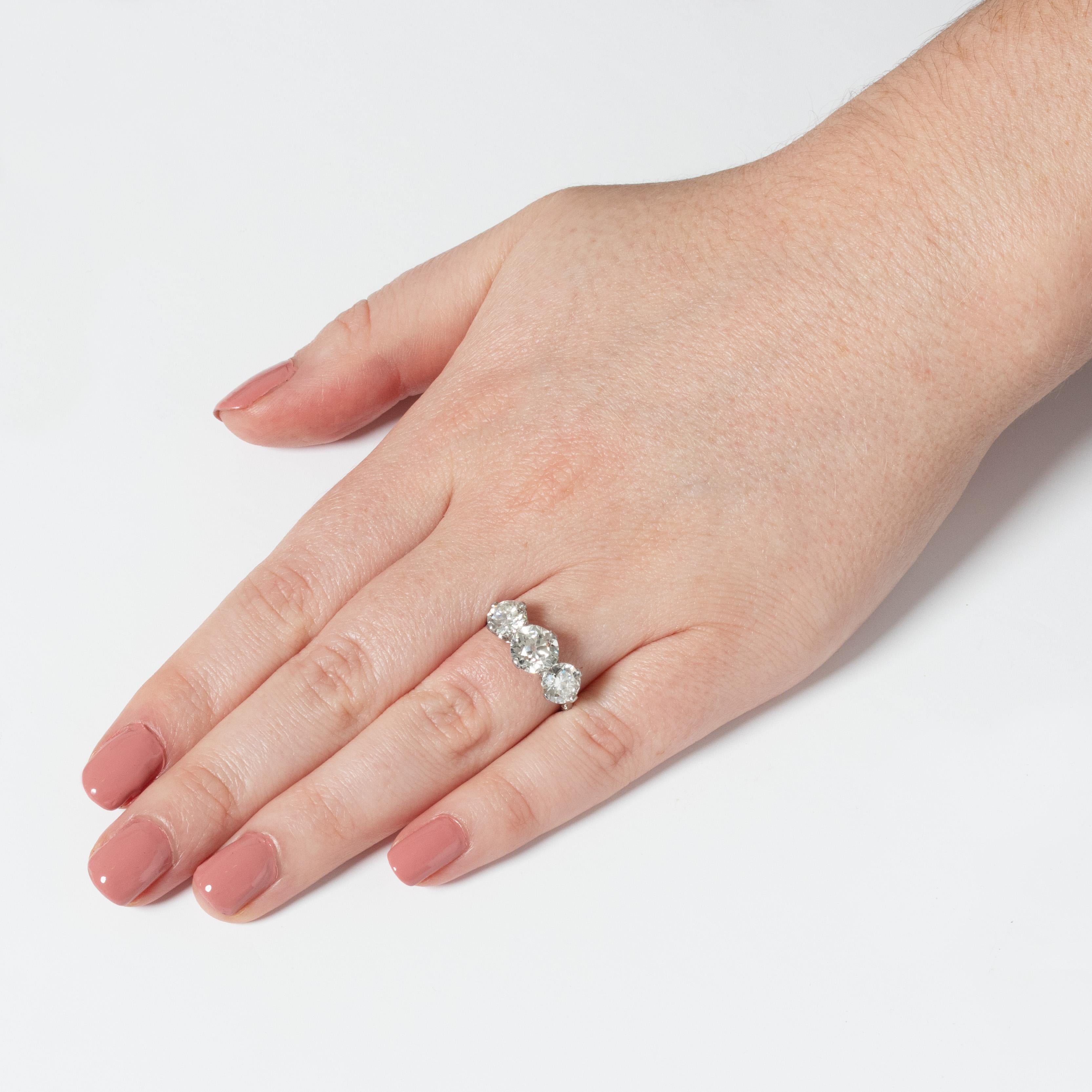 Art Deco 3,85ct Diamant Drei Stein Ring, ca. 1920er Jahre im Zustand „Gut“ im Angebot in London, GB