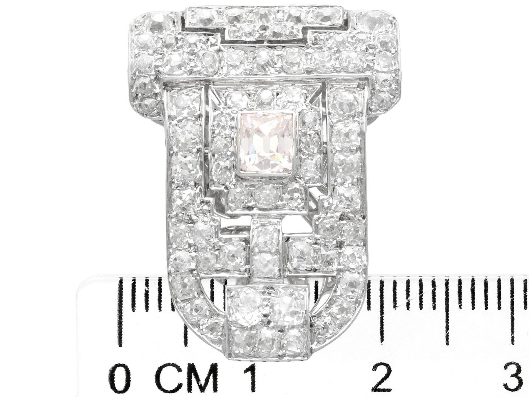 Art Deco 3.87 Carat Diamond and White Gold Clip Brooch / Pendant For Sale 2