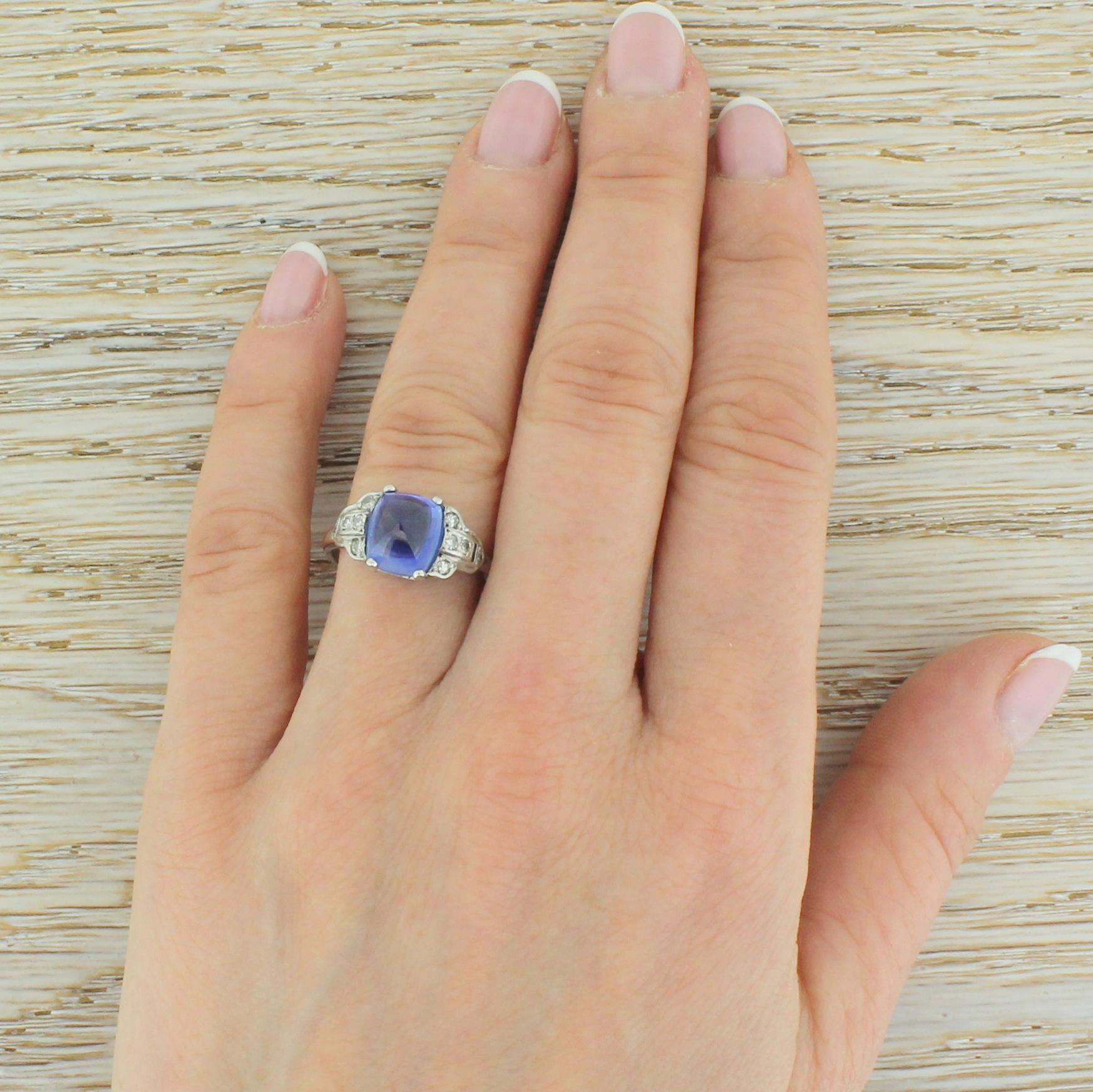 Art Deco 3.94 Carat Natural Sugarloaf Sapphire Platinum Ring For Sale 2