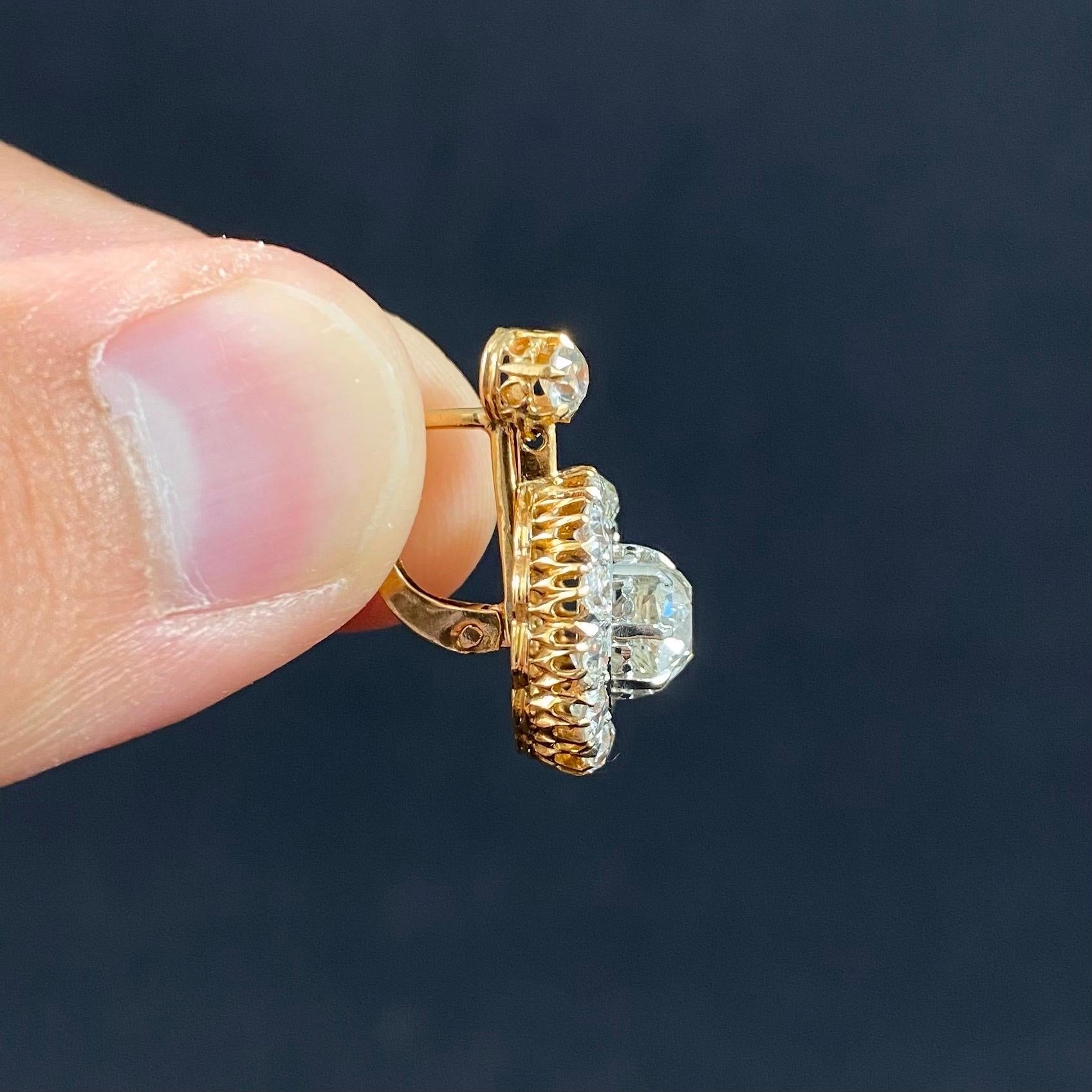 Boucles d'oreilles art déco en or jaune et platine avec diamants taille vieille mine de 3,94 carats, années 1940 en vente 5