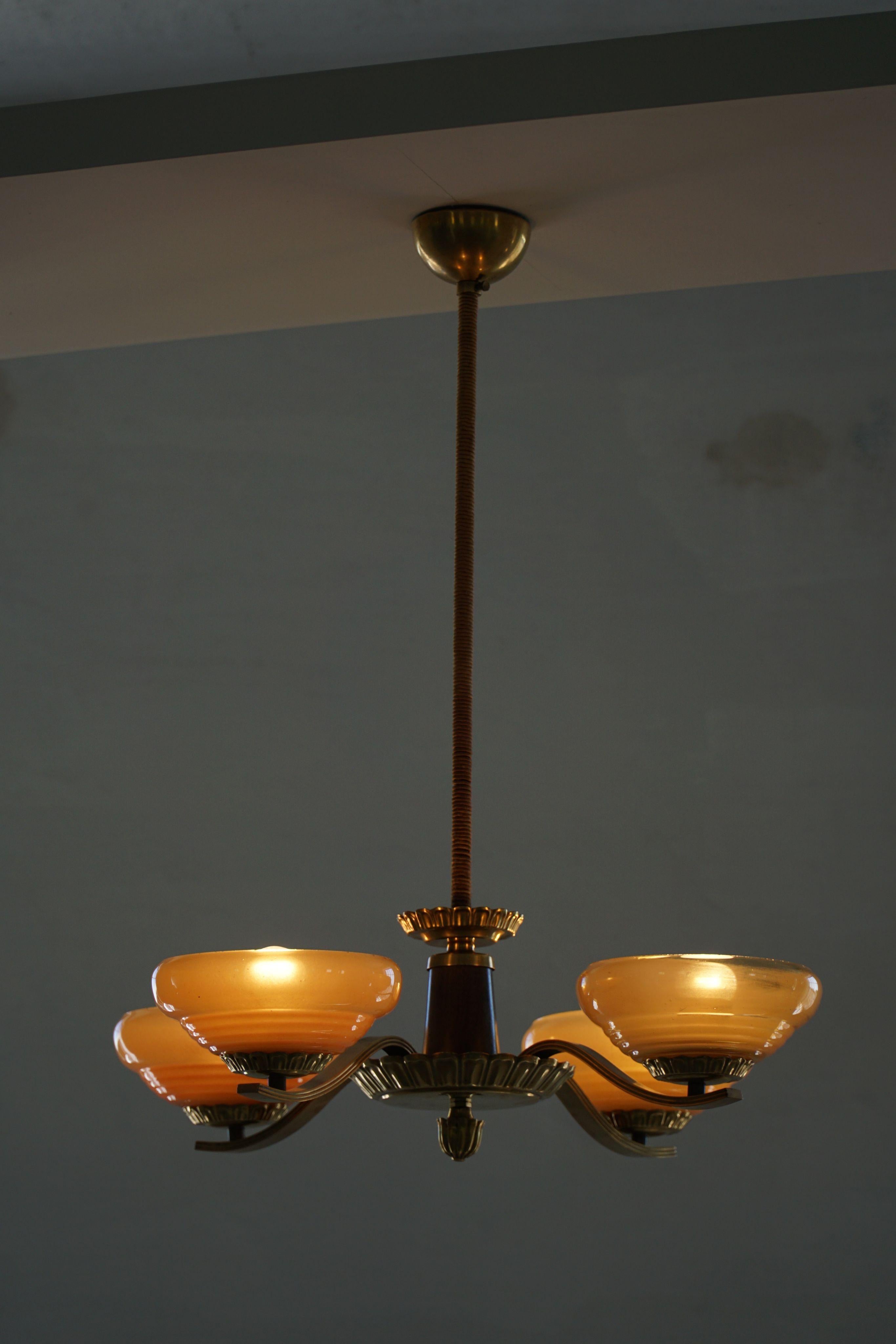 Lustre Art Déco à 4 branches en verre et laiton, Suède, années 1940 en vente 4
