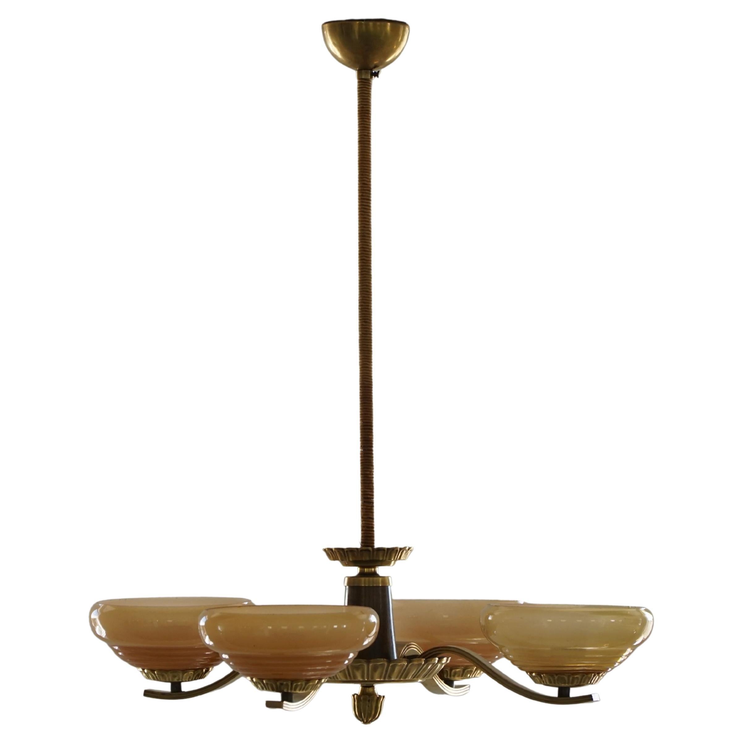 Lustre Art Déco à 4 branches en verre et laiton, Suède, années 1940
