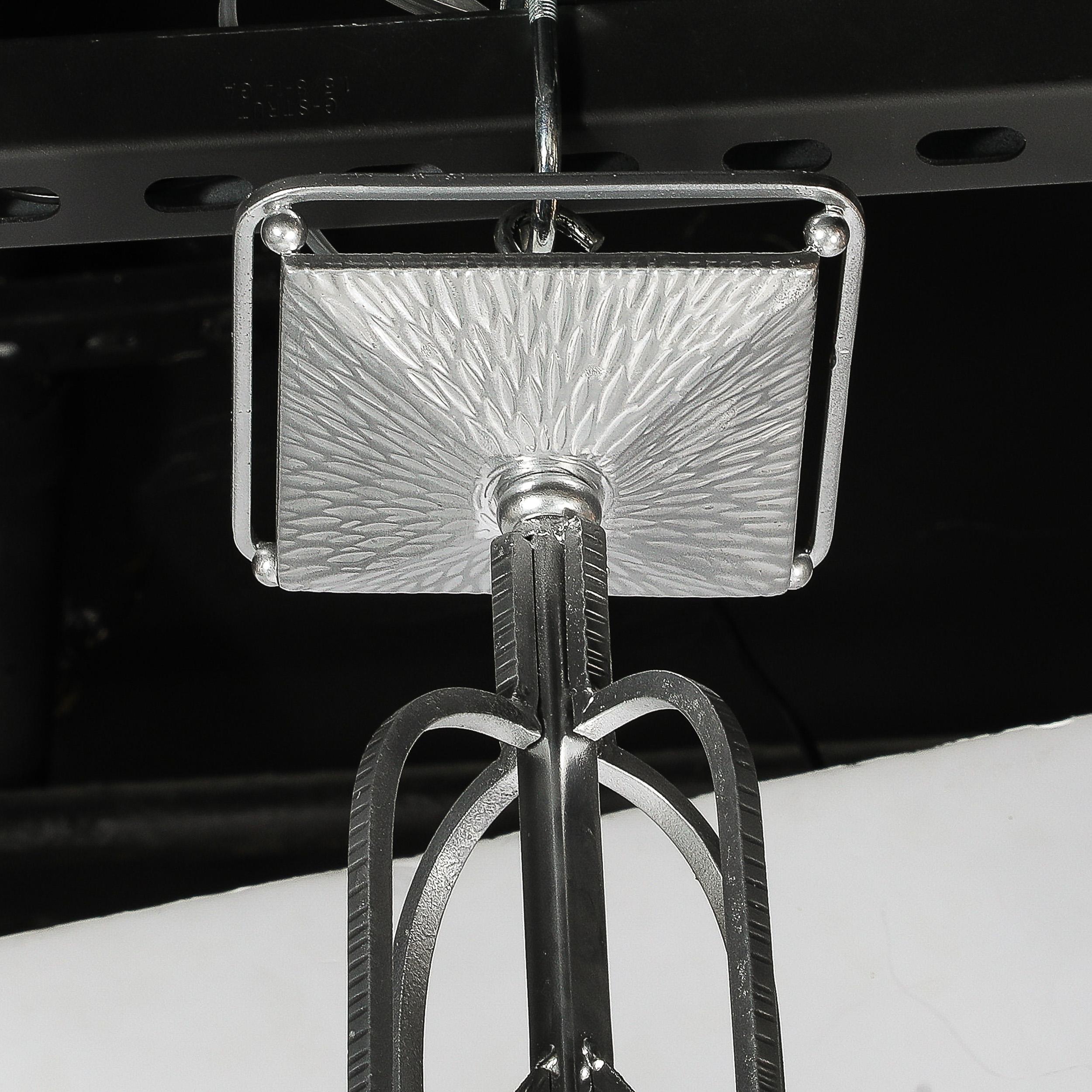 Lampadario Art Deco a 4 bracci in vetro smerigliato e bronzo argentato firmato Muller Frères in vendita 8