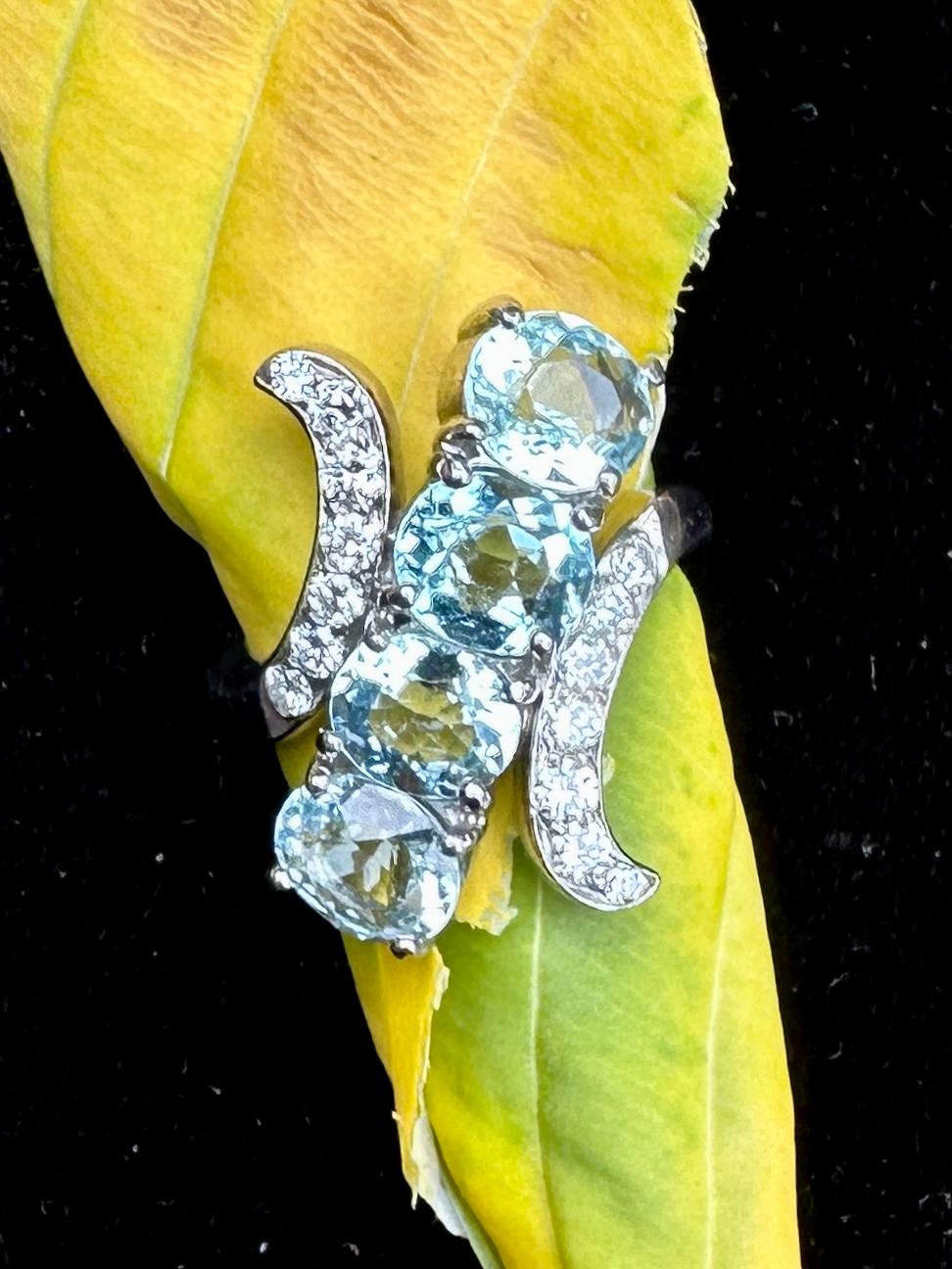 Oval Cut Art Deco 4 Carat Aquamarine 14 Diamond Ring Palladium Cocktail Engagement Ring For Sale