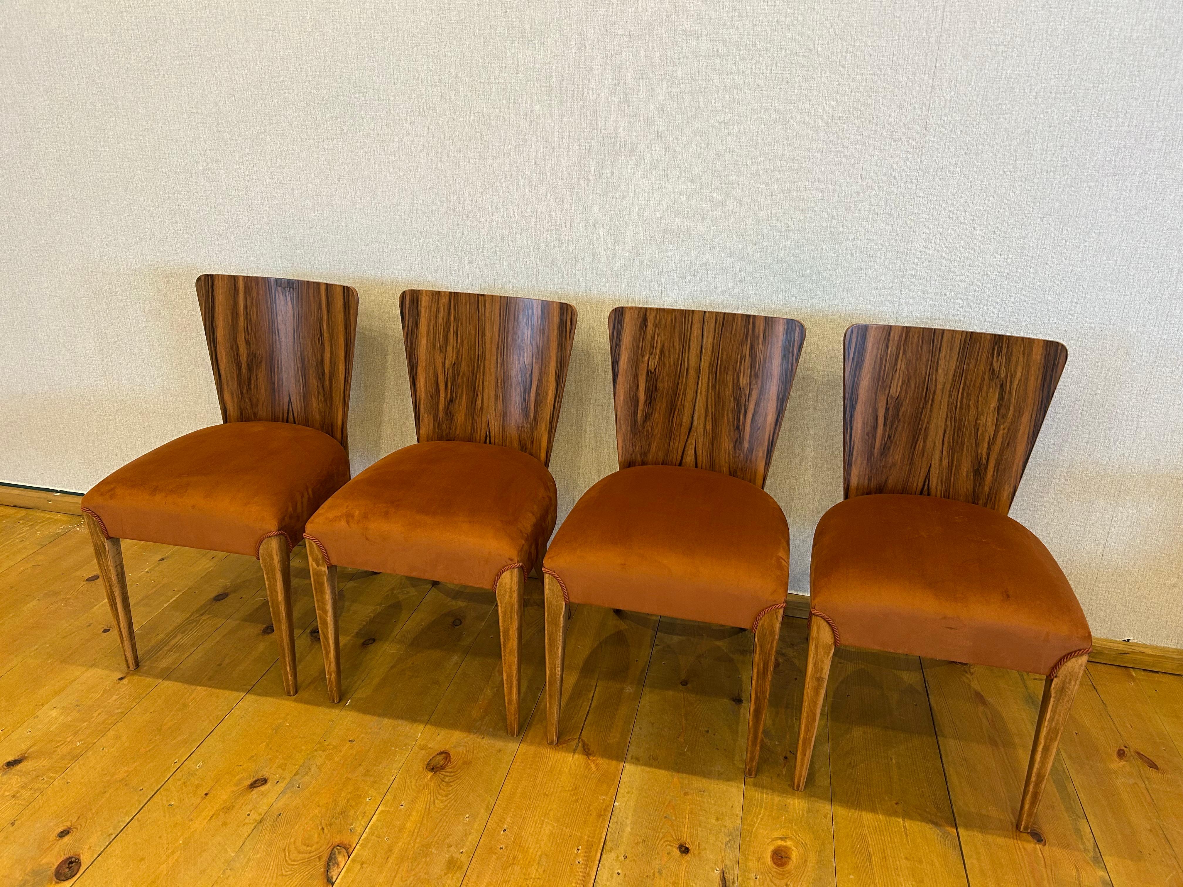 Art Deco 4 Stühle J. Halabala (Art déco) im Angebot