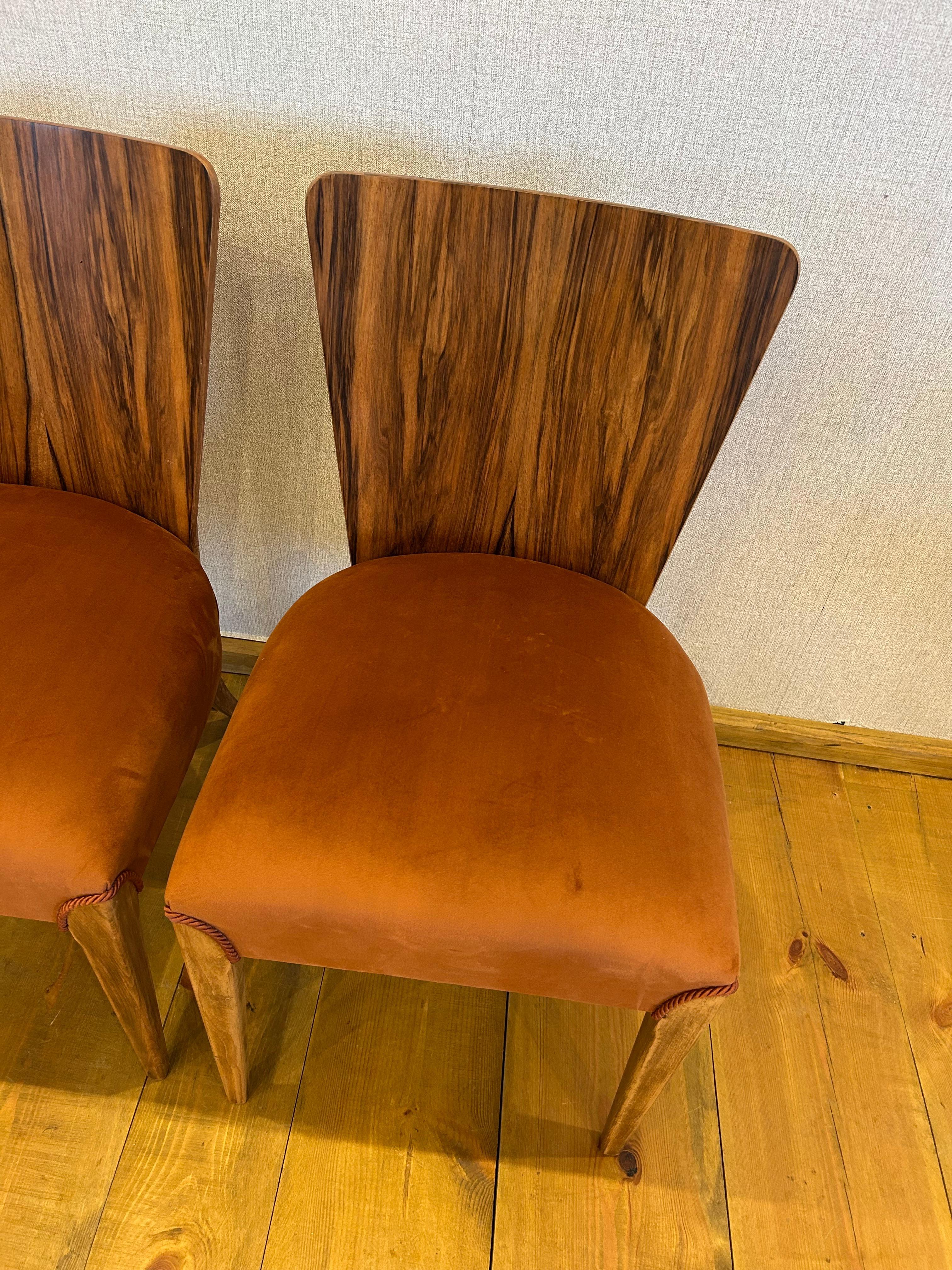 Art Deco 4 Stühle J. Halabala (Walnuss) im Angebot