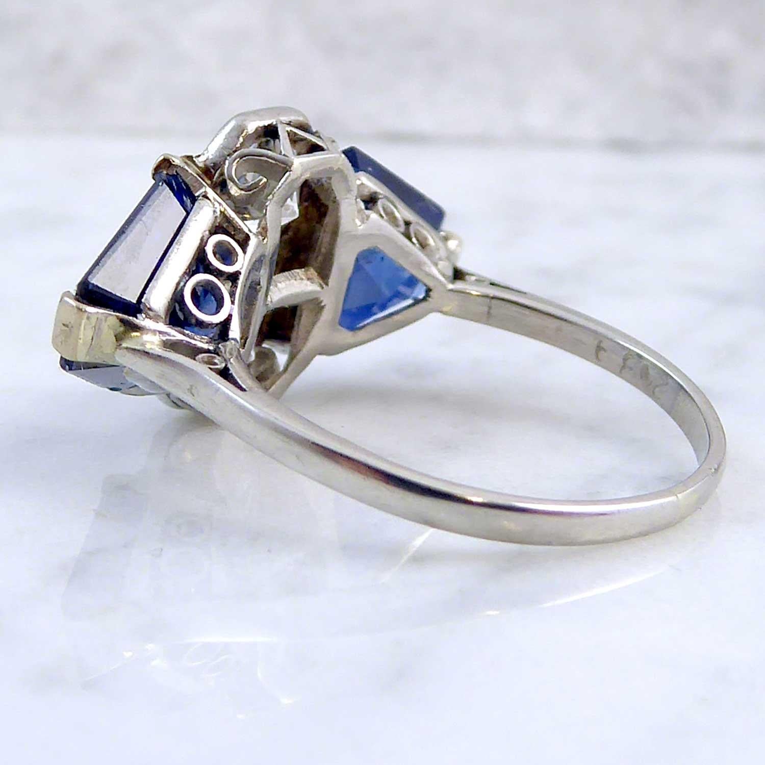 Art Deco 4.0 Carat Sapphire, 1.13 Carat Diamond Ring 3