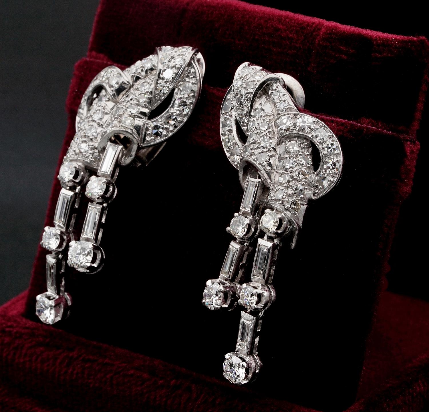 Platin-Ohrringe mit seltener Schleife, Art déco, 4,0 Karat Diamant für Damen oder Herren im Angebot