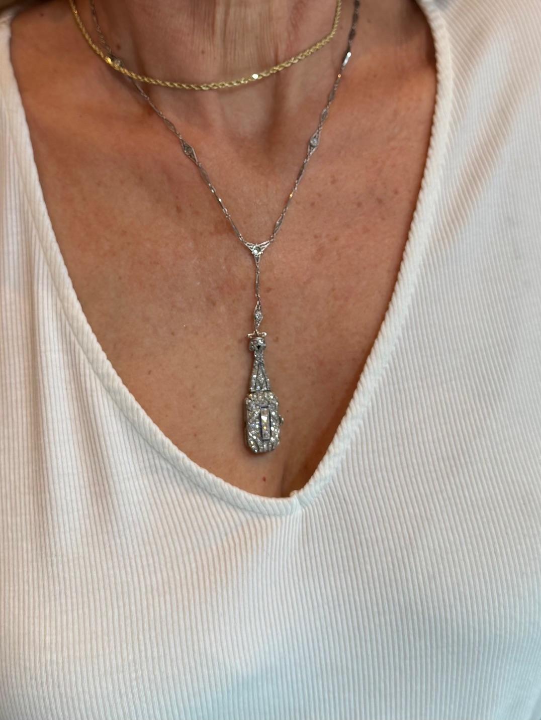 Art Deco 4.00 Carat Diamond Platinum Watch Pendant Collana Estate Jewelry In condizioni ottime in vendita a Montreal, QC
