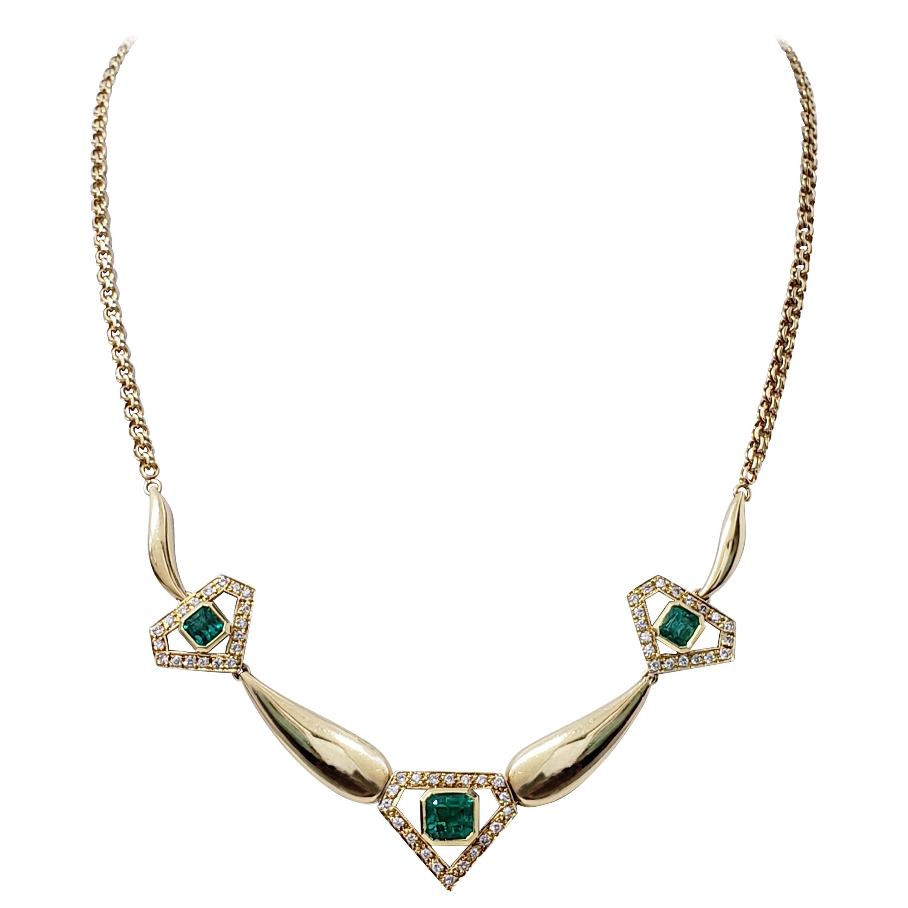 Floating Diamond Frame Design 4.00 Carat Colombian Emerald & Diamond Necklace For Sale