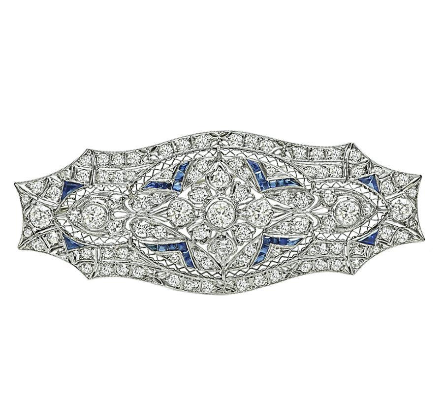 Art Déco Spilla Art Deco in platino con diamante e zaffiro da 4,00 carati in vendita