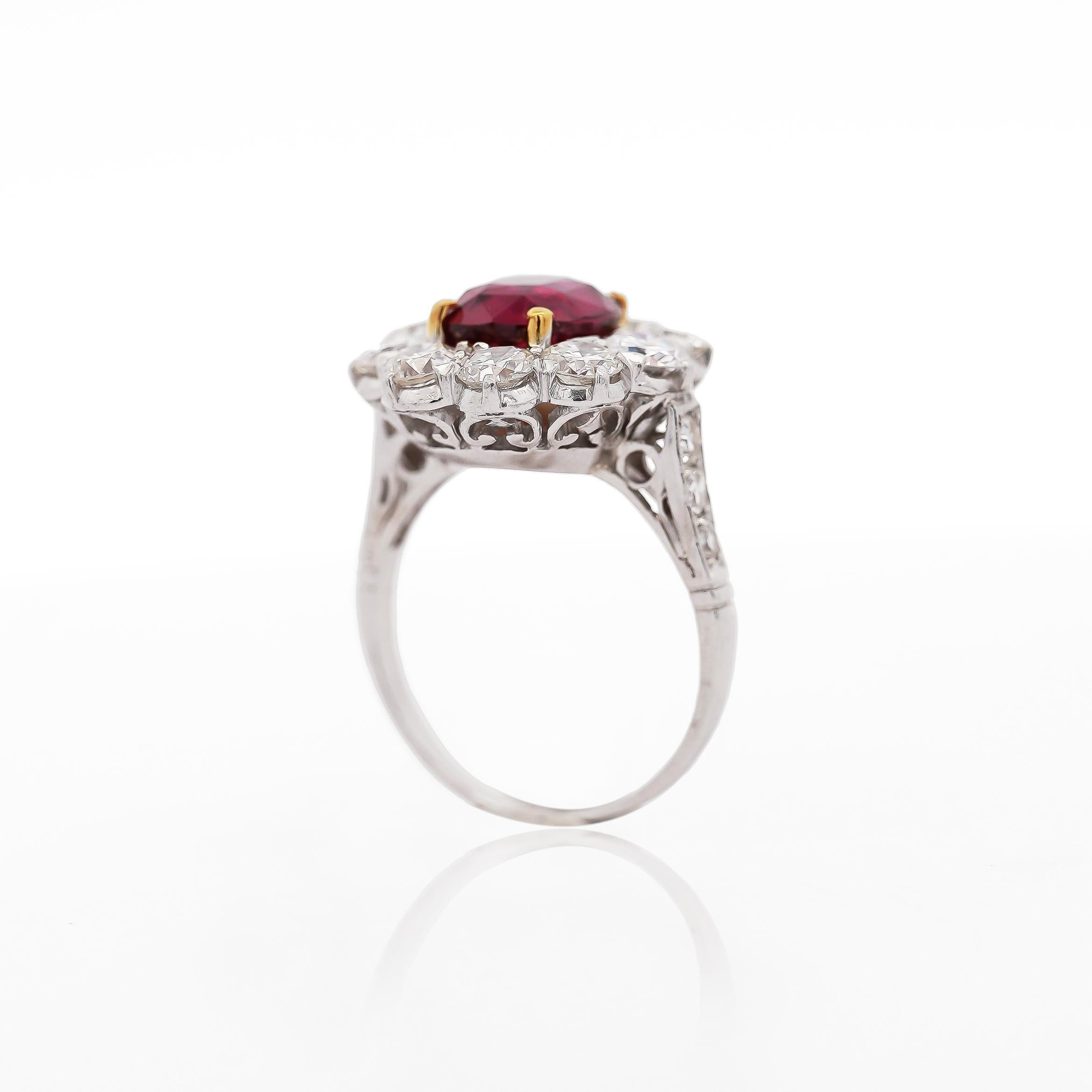 Bague Art déco en platine avec halo de rubis et de diamants Old Euro de 4,05 carats - Certifiée AGL en vente 6