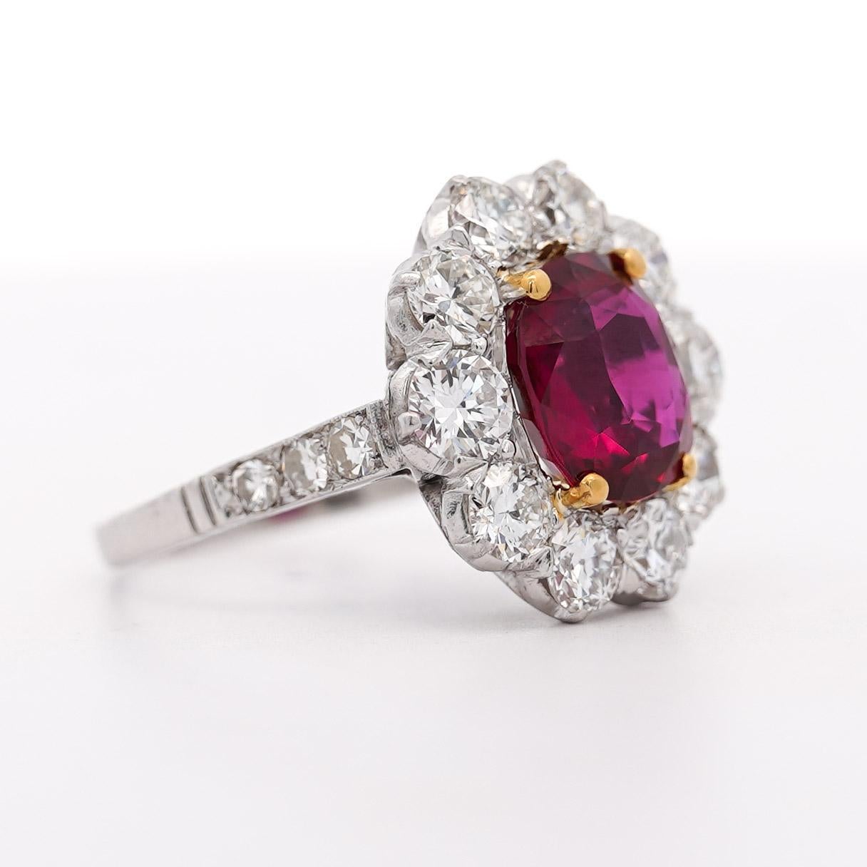 Bague Art déco en platine avec halo de rubis et de diamants Old Euro de 4,05 carats - Certifiée AGL en vente 7