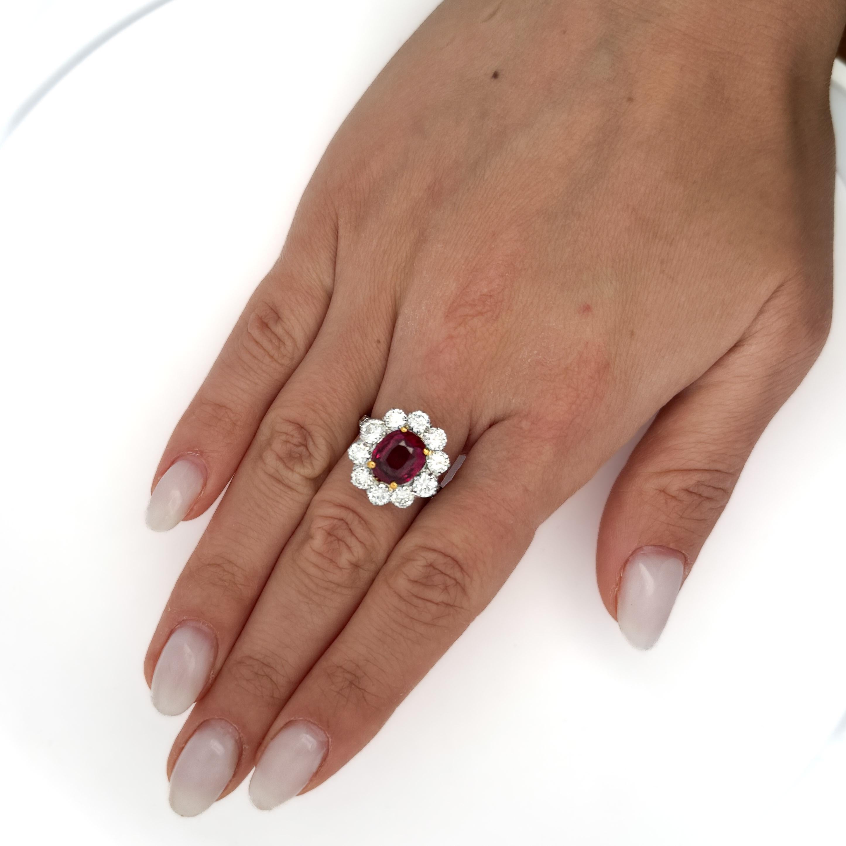 Bague Art déco en platine avec halo de rubis et de diamants Old Euro de 4,05 carats - Certifiée AGL en vente 3