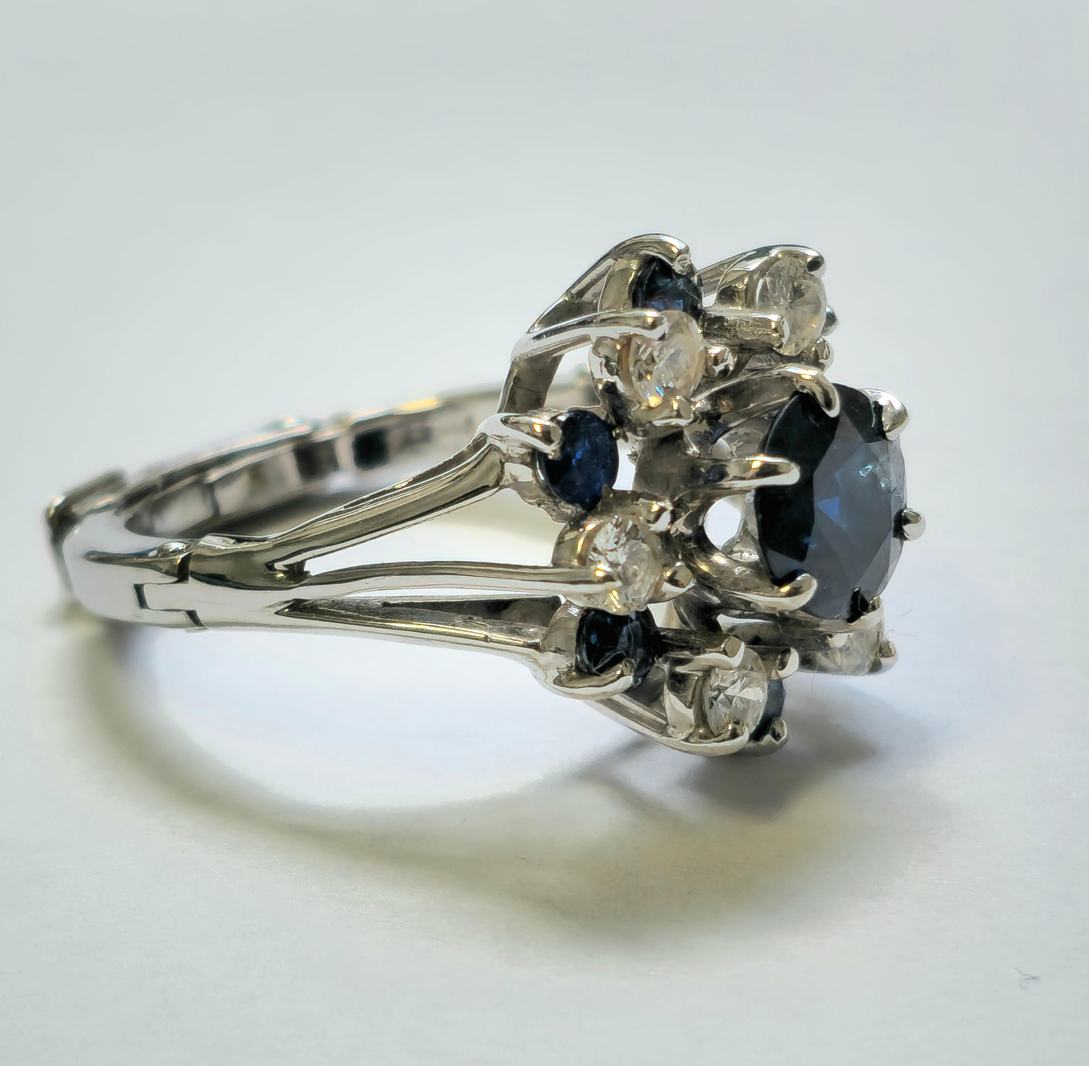 Brilliant Cut Art Deco 4.10 Carat Blue Sapphire Diamond Ring For Sale