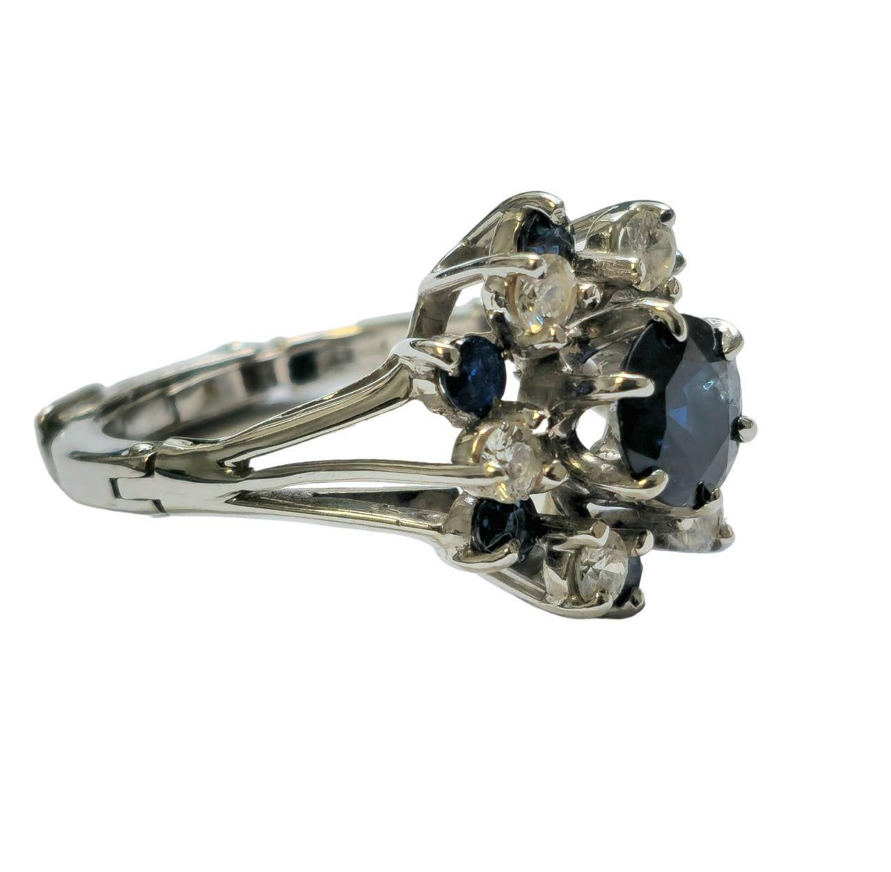 Brilliant Cut Art Deco 4.10 Carat Blue Sapphire Diamond Ring For Sale