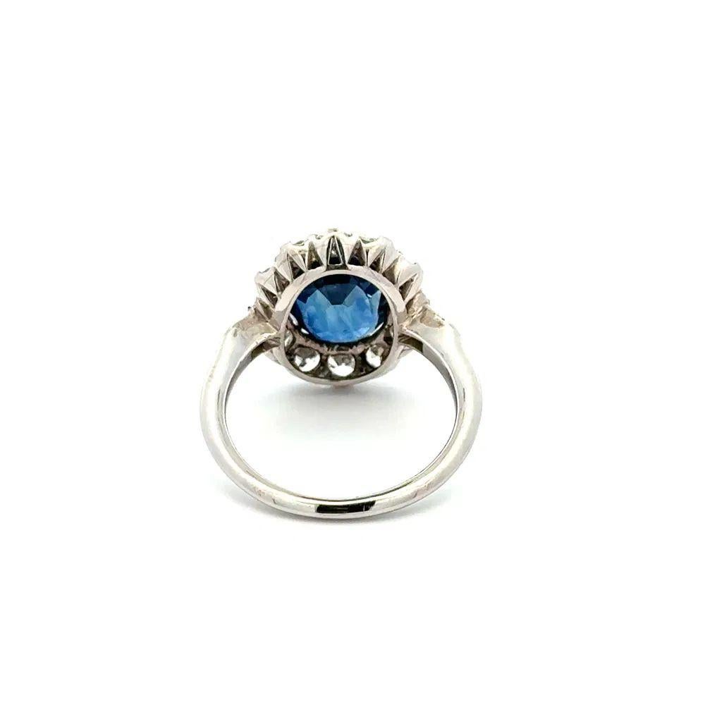 Bague d'exception Art déco avec saphir ovale de 4,11 carats, certifié GIA et OEC et diamants Pour femmes en vente