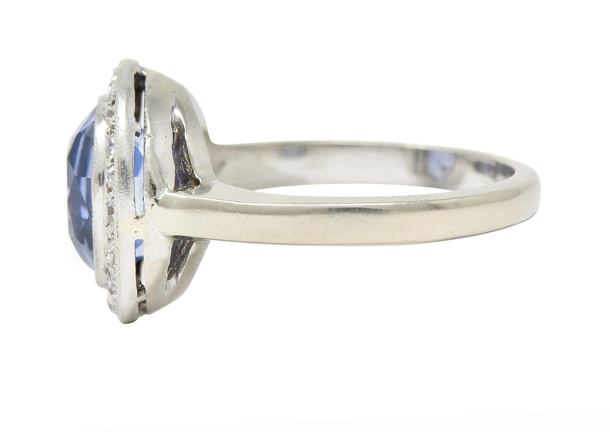 Femenino o masculino Art Decó 4.11 CTW Sin Calor Zafiro de Ceilán Diamante Oro 14 Kilates Anillo Halo GIA en venta