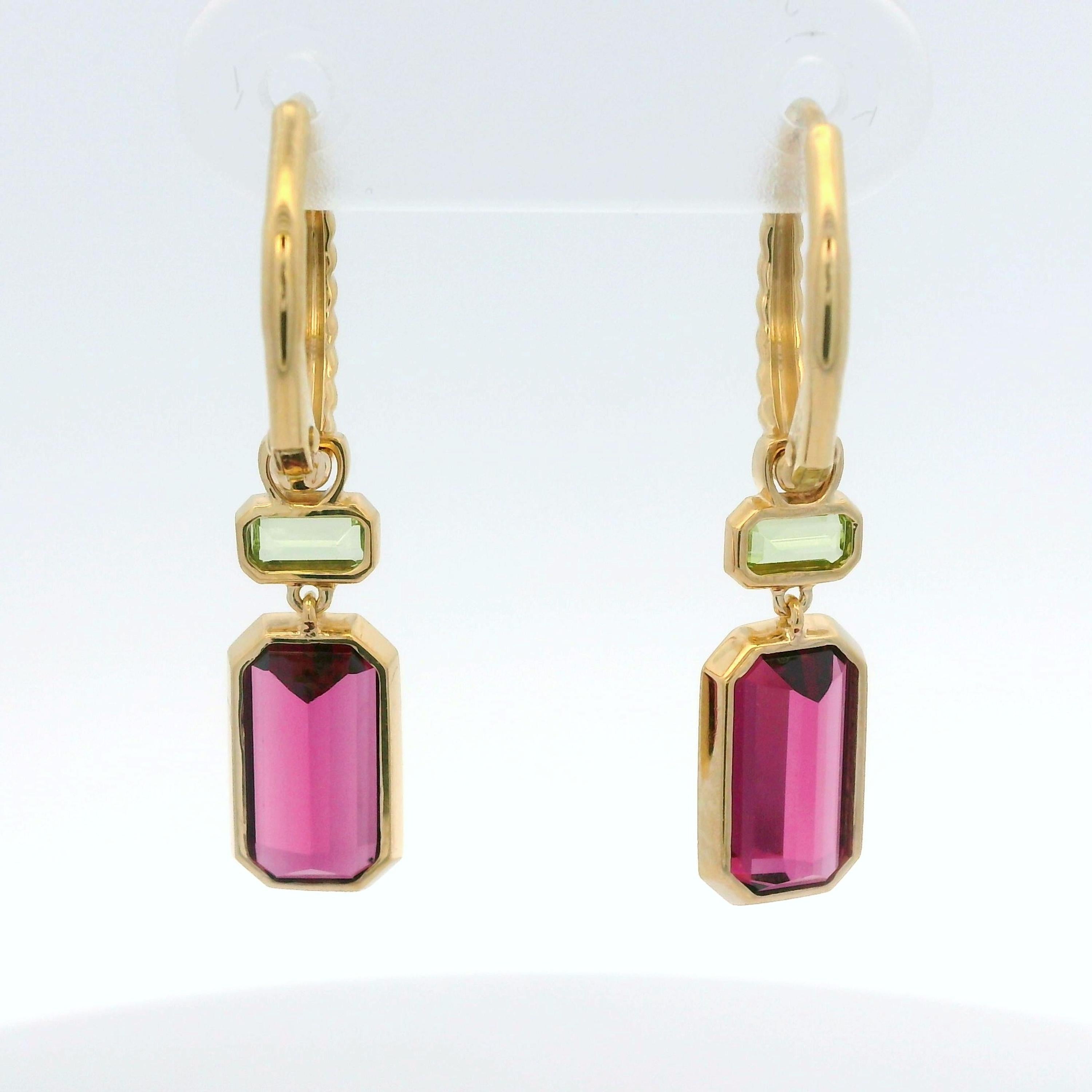 Art Deco 4,17 Karat Granat Peridot-Ohrringe aus 14 Karat Gelbgold (Smaragdschliff)