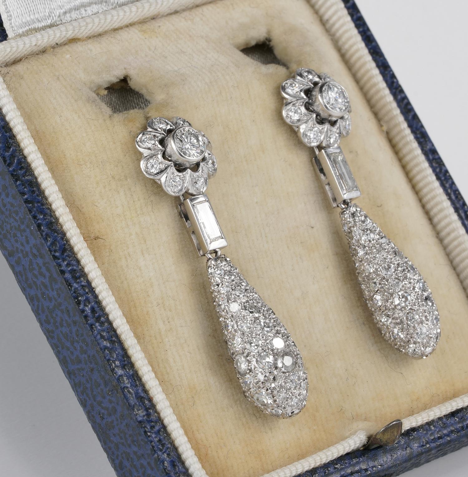 Brilliant Cut Art Deco 4.20 Ct Diamond Platinum Floret Drop earrings For Sale